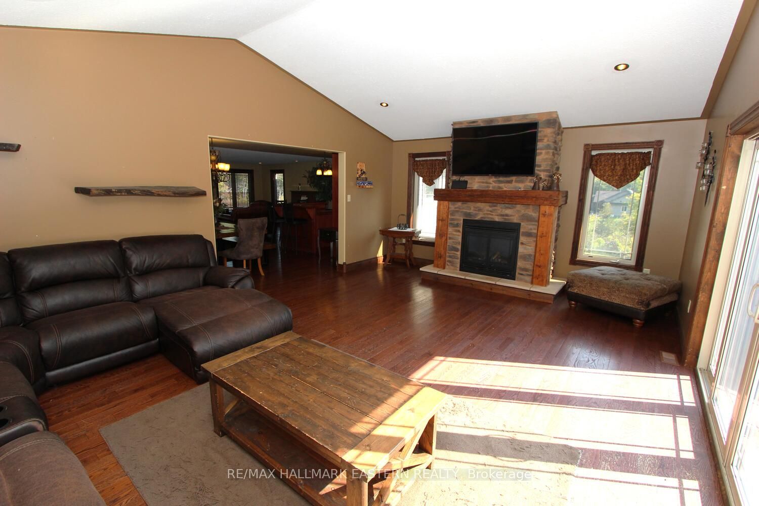 729 11th Line Property Photo 13