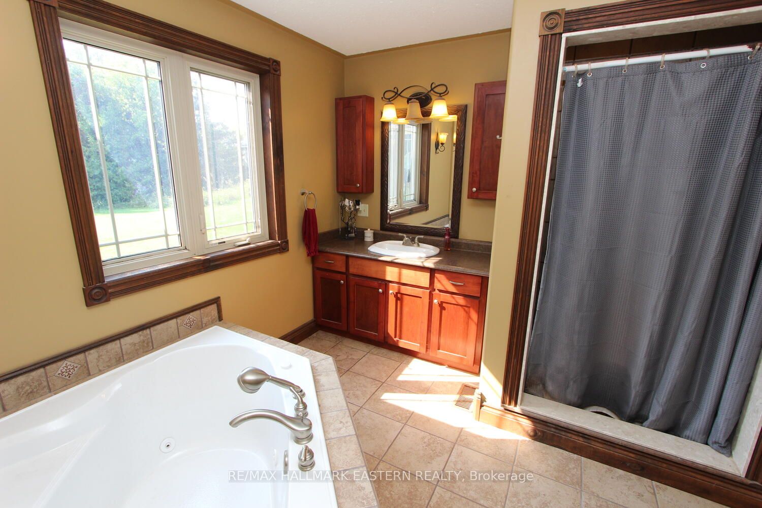 729 11th Line Property Photo 18