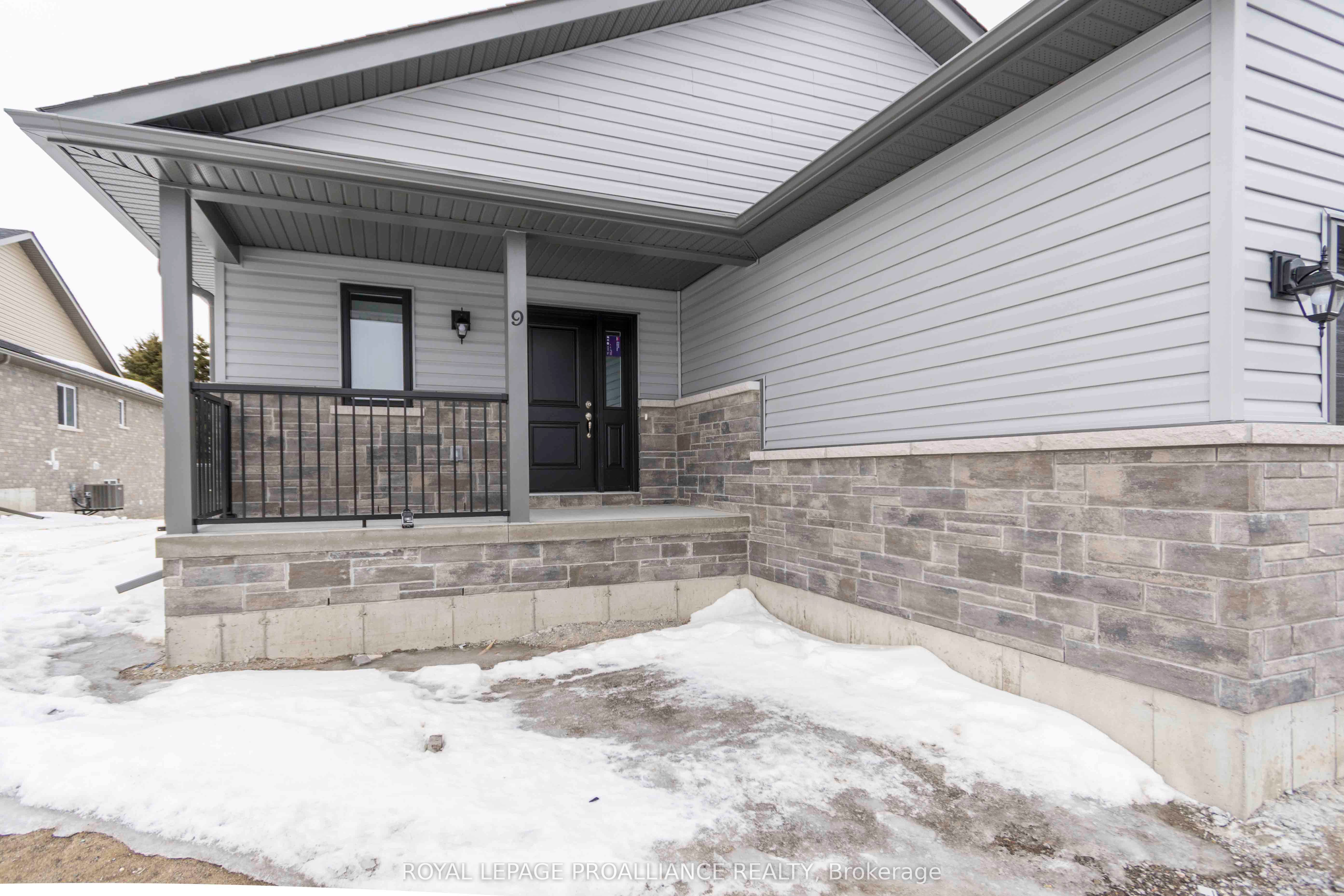 9 Clayton John Avenue Property Photo 2