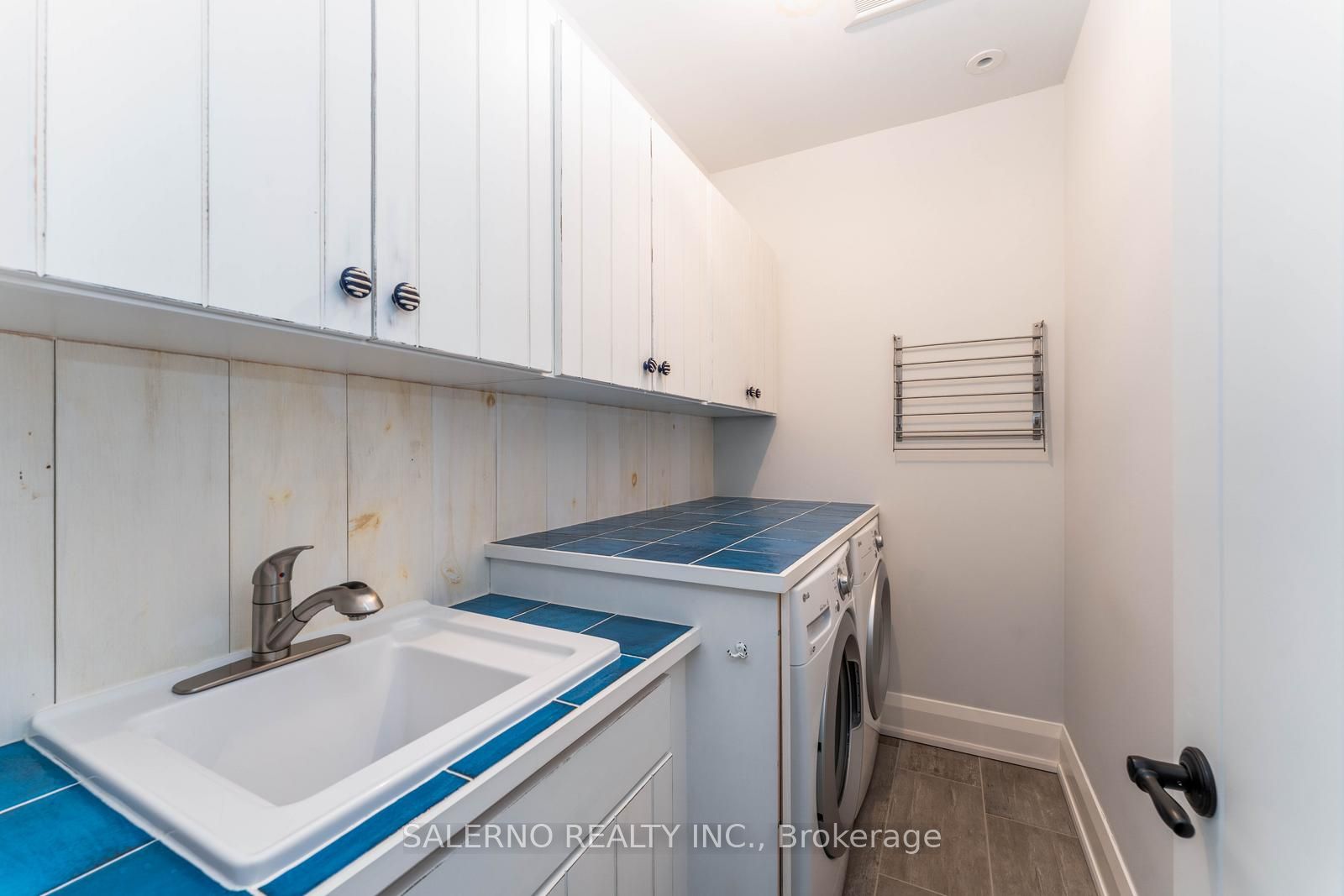 10165 Cedar Crest Rd Property Photo 4