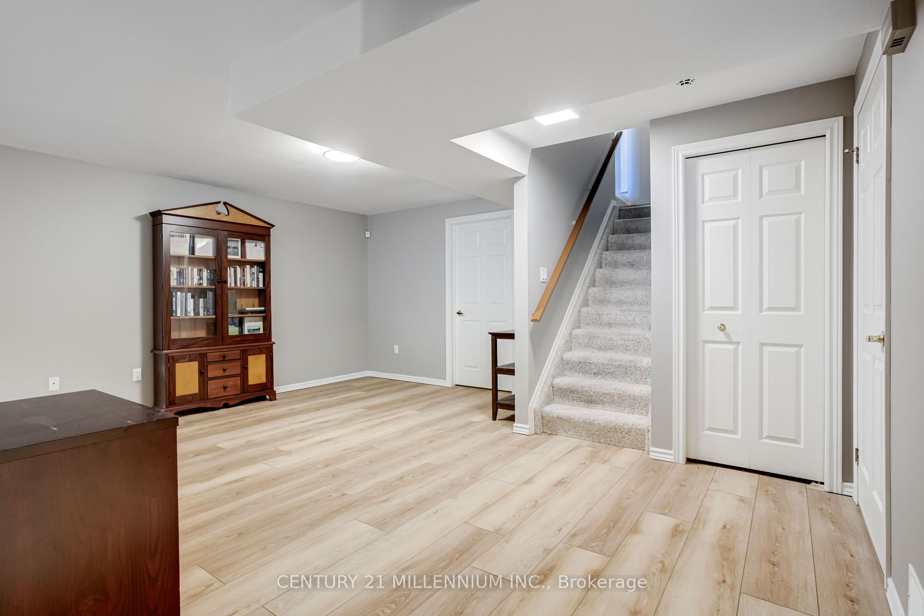 615 Nelson St W 8 Property Photo 20