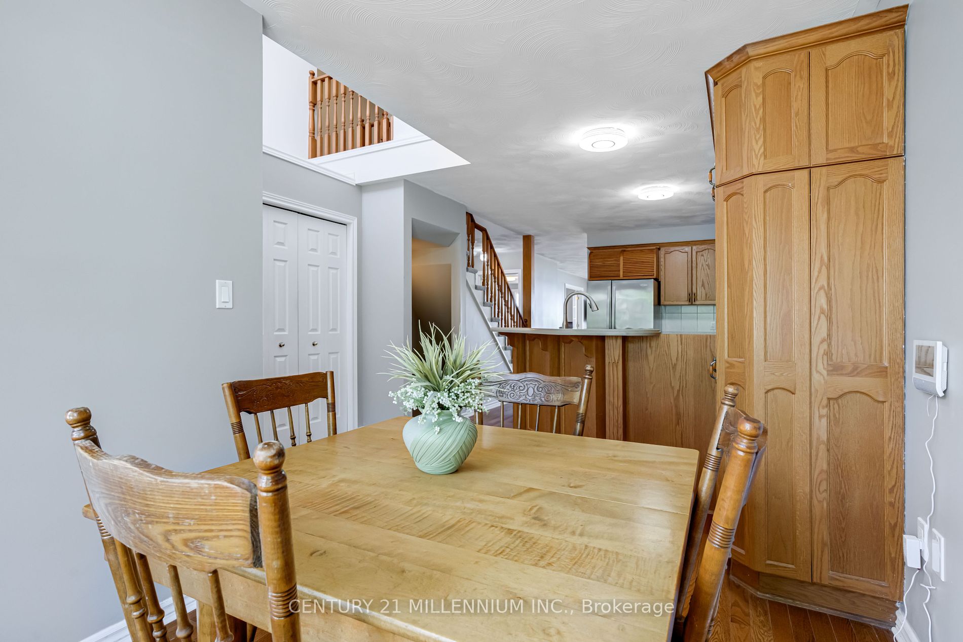 615 Nelson St W 8 Property Photo 36