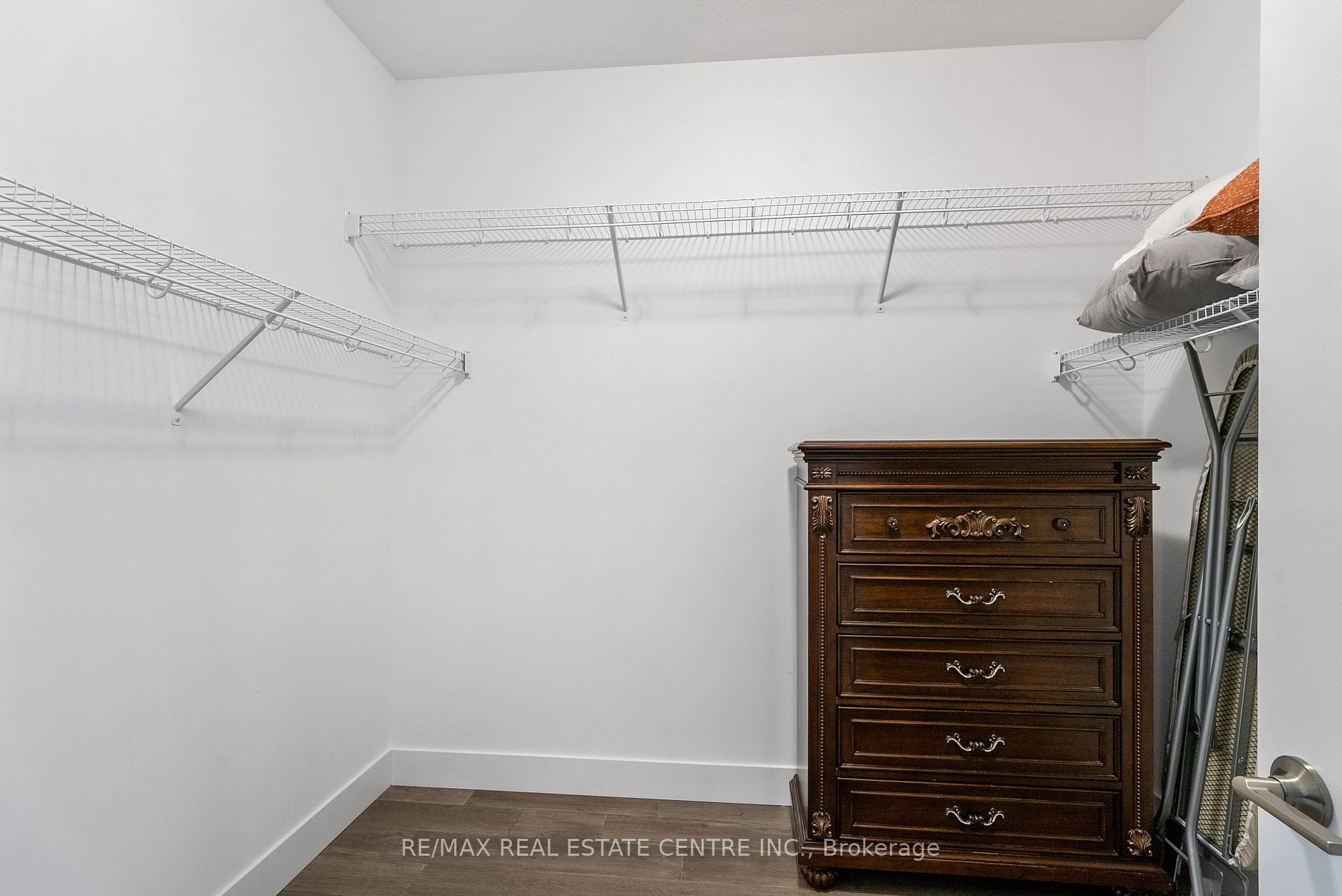1337 Medway Park Dr Property Photo 16