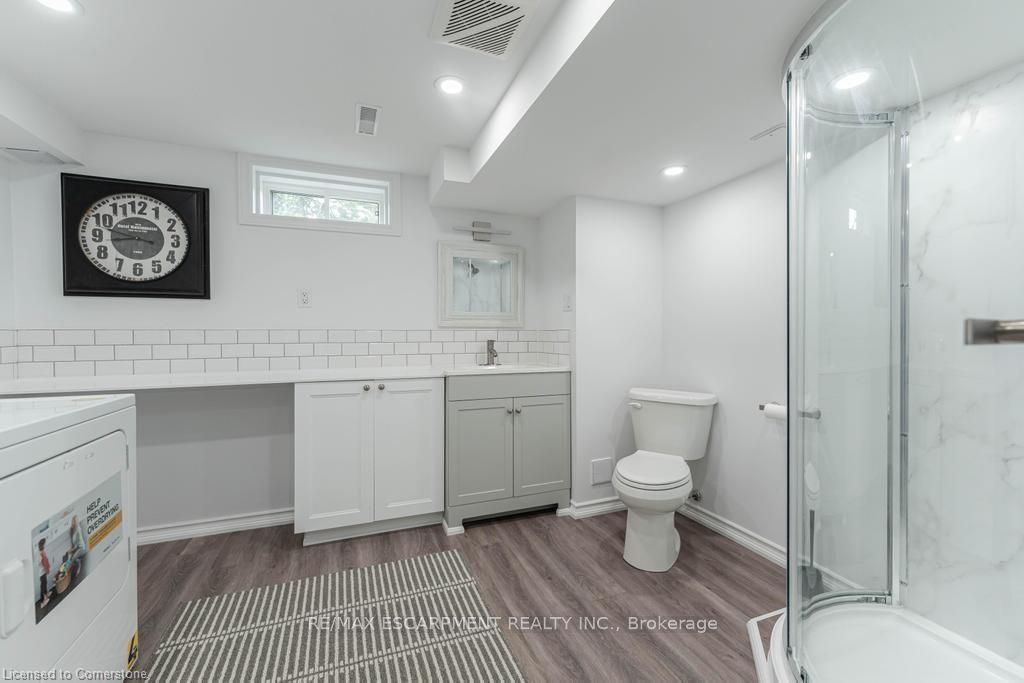 30 Larch St Property Photo 6