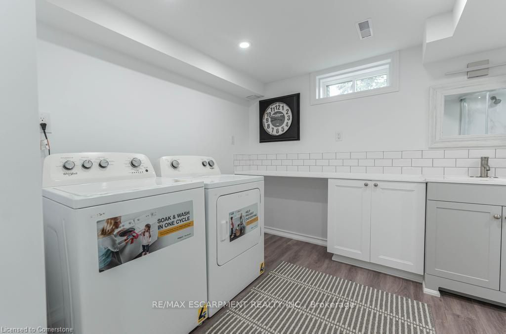 30 Larch St Property Photo 7