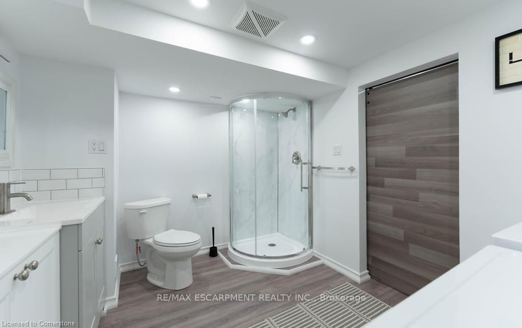 30 Larch St Property Photo 8