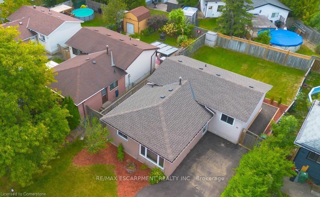 30 Larch St Property Photo 17
