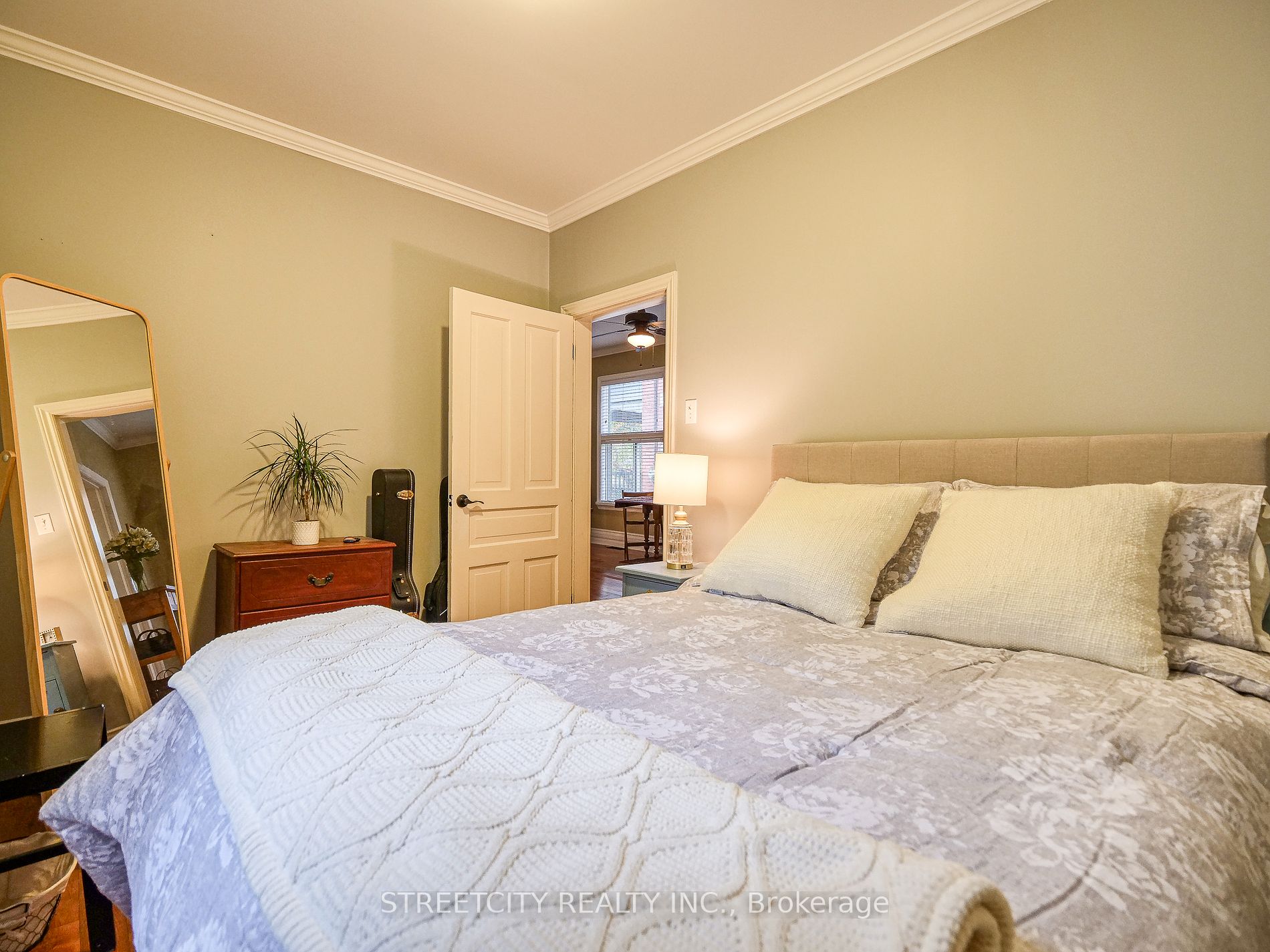 15 Southgate St Property Photo 17