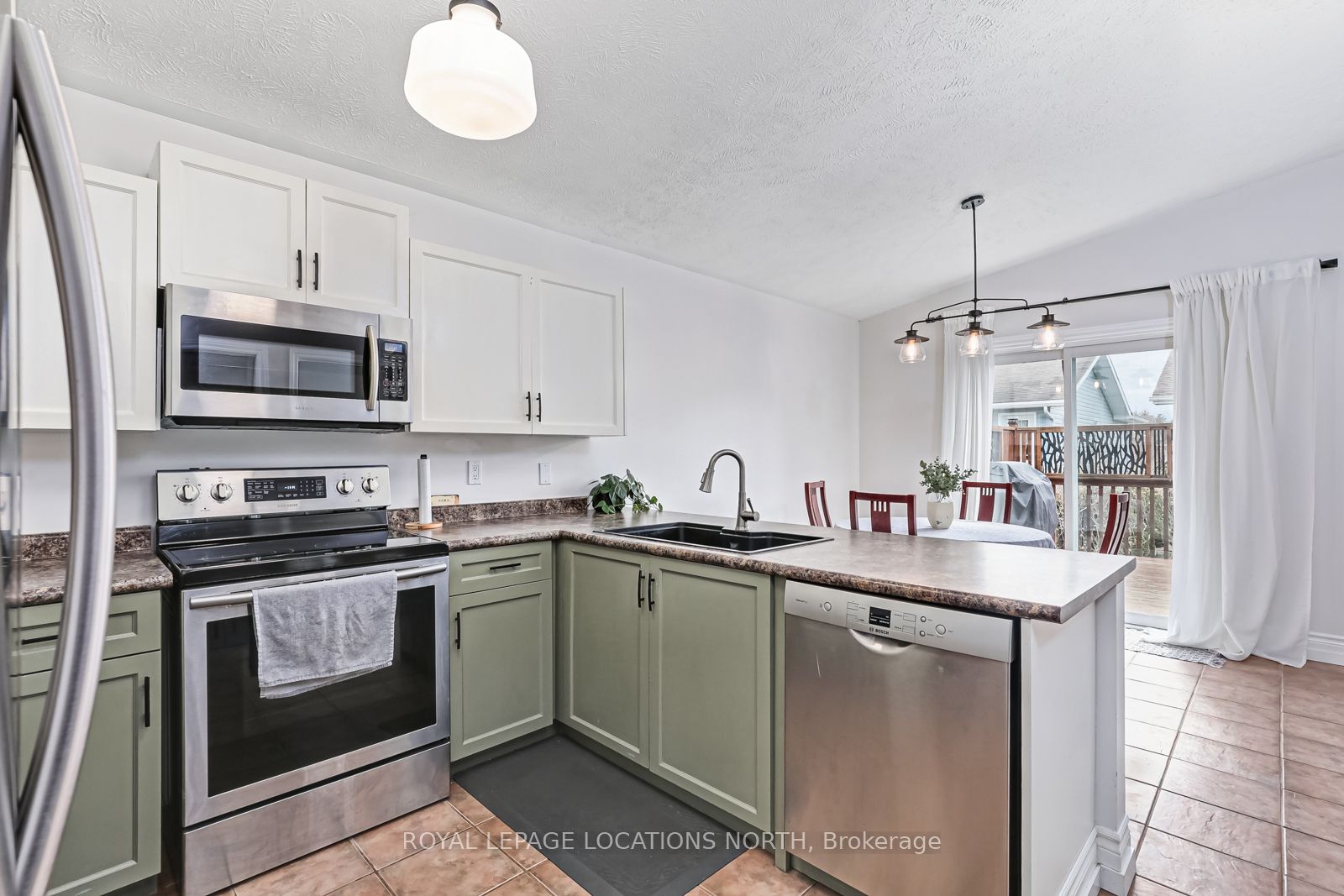155 Albert Street Property Photo 11