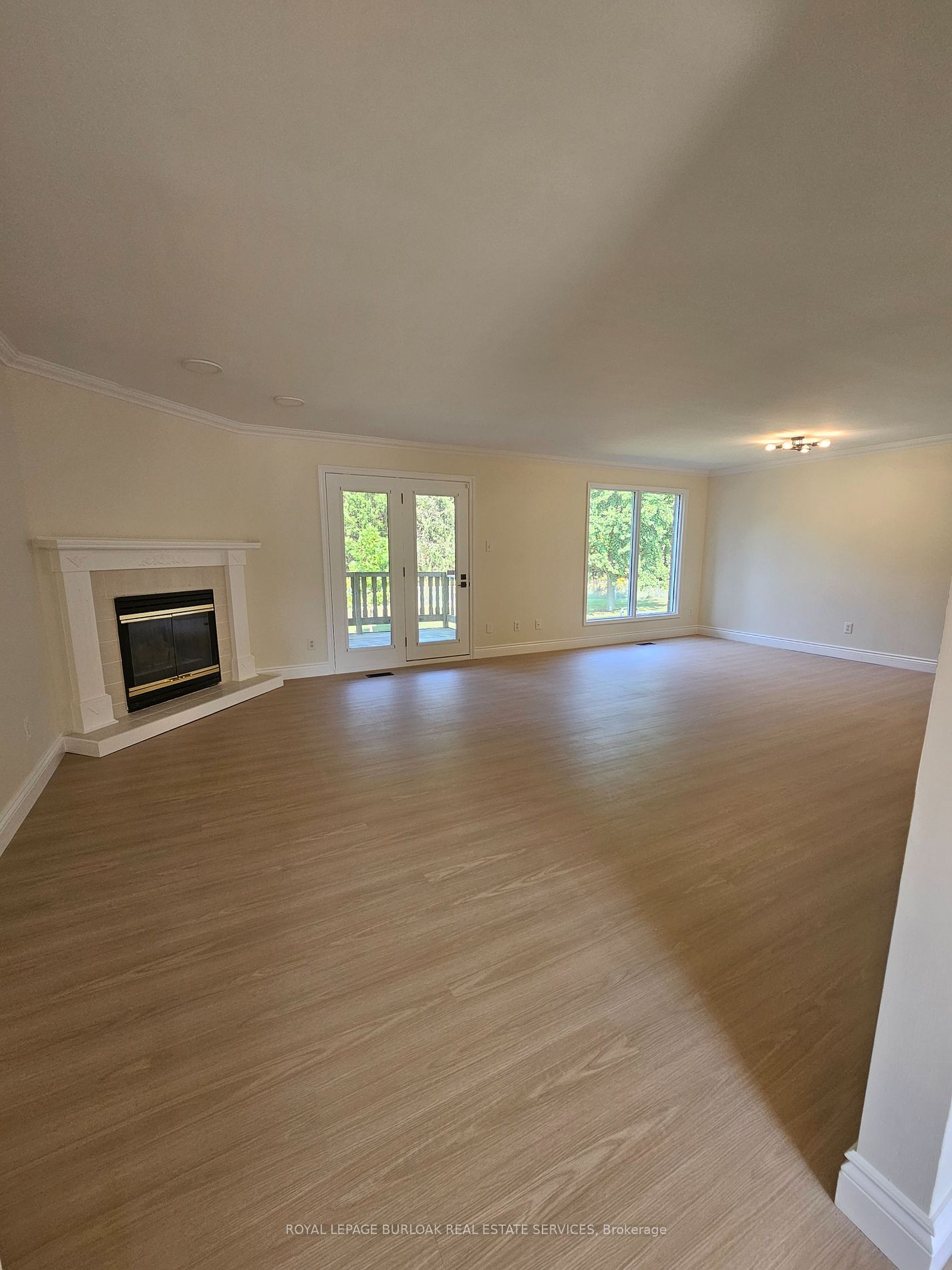 665 Lansdowne Ave 43 Property Photo 3