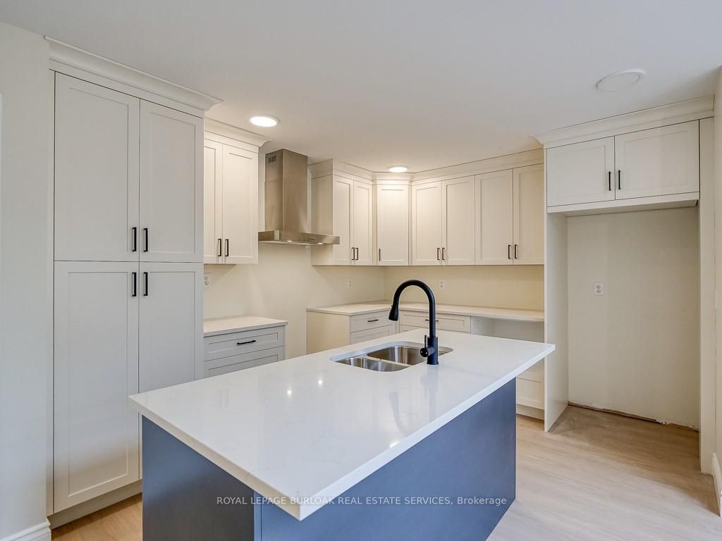665 Lansdowne Ave 43 Property Photo 17