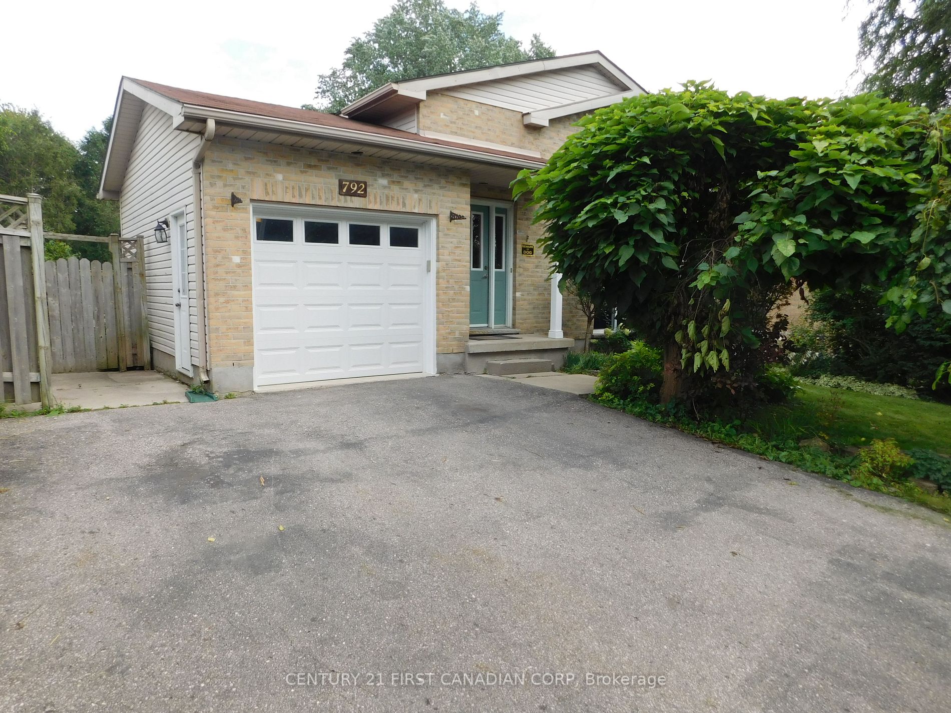 792 Nixon Ave Property Photo