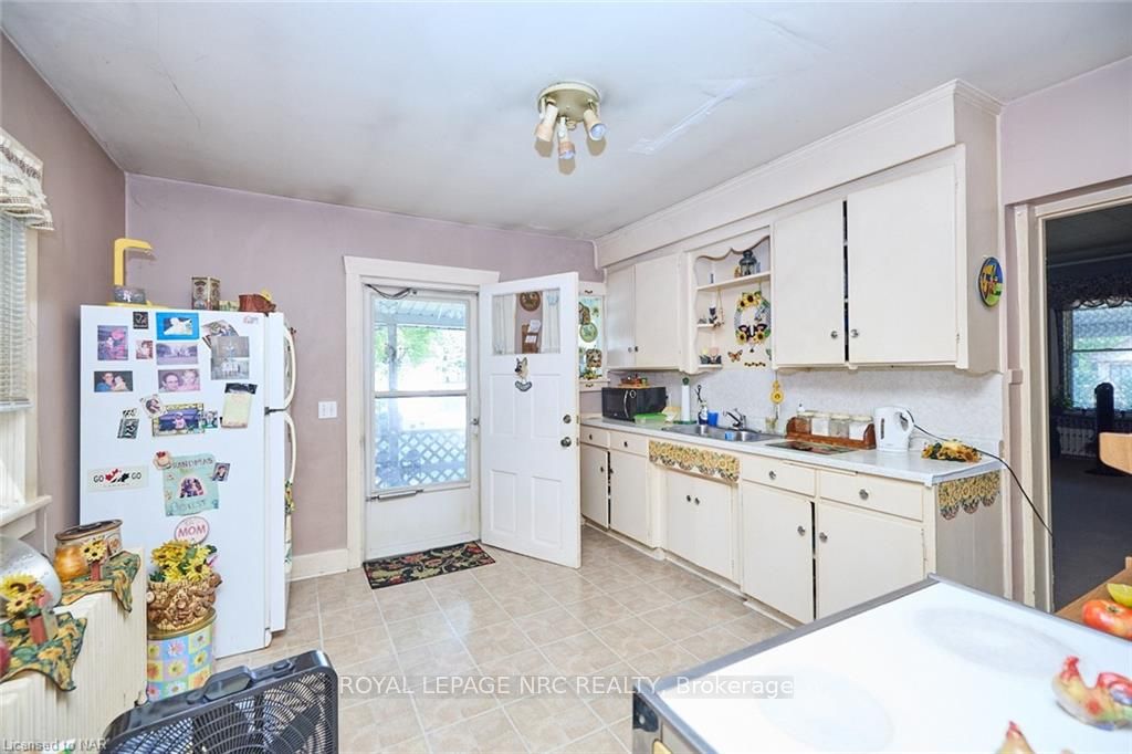 3758 Main Street Property Photo 23