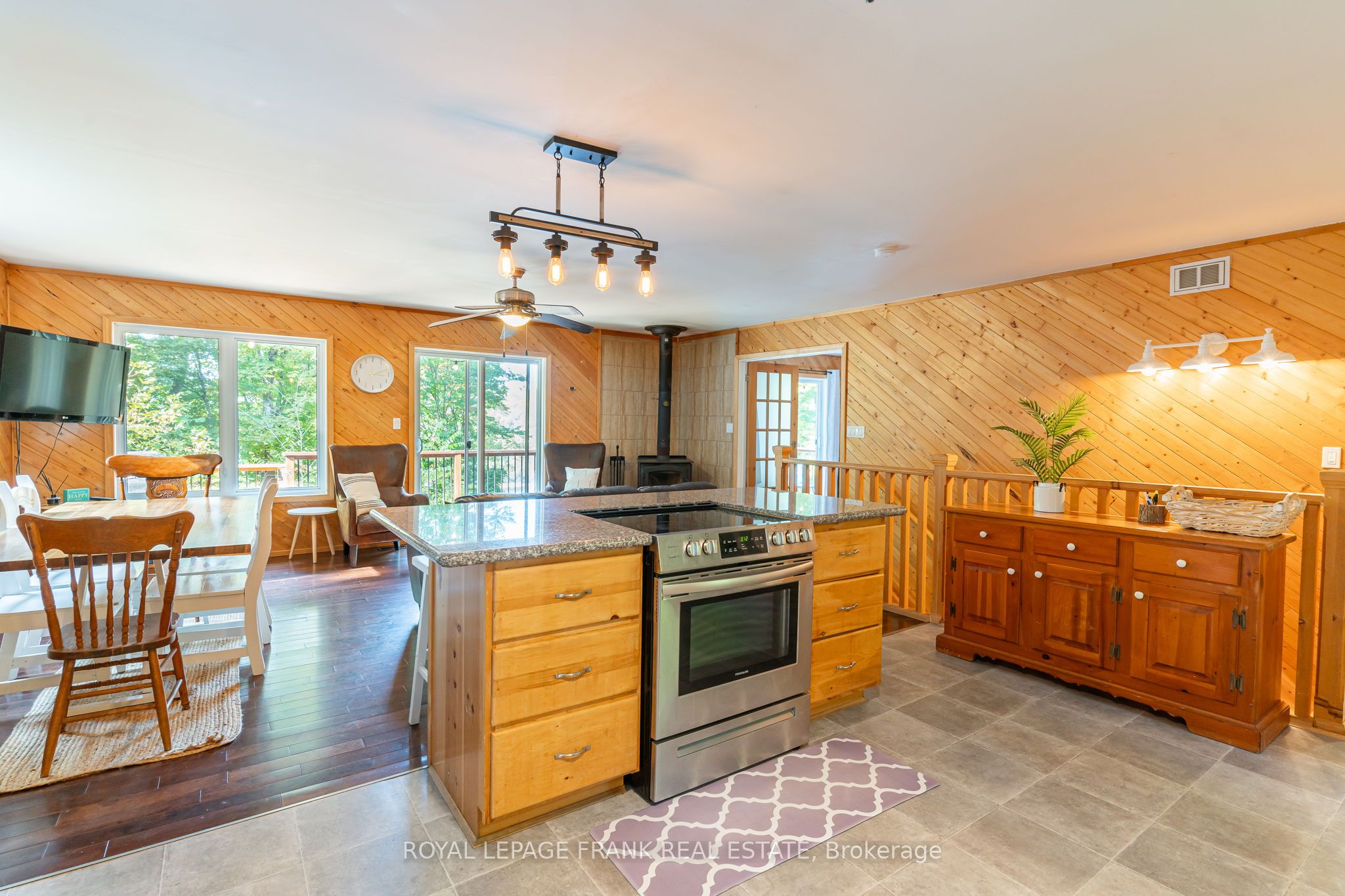 1091 Eashores Road Property Photo 11