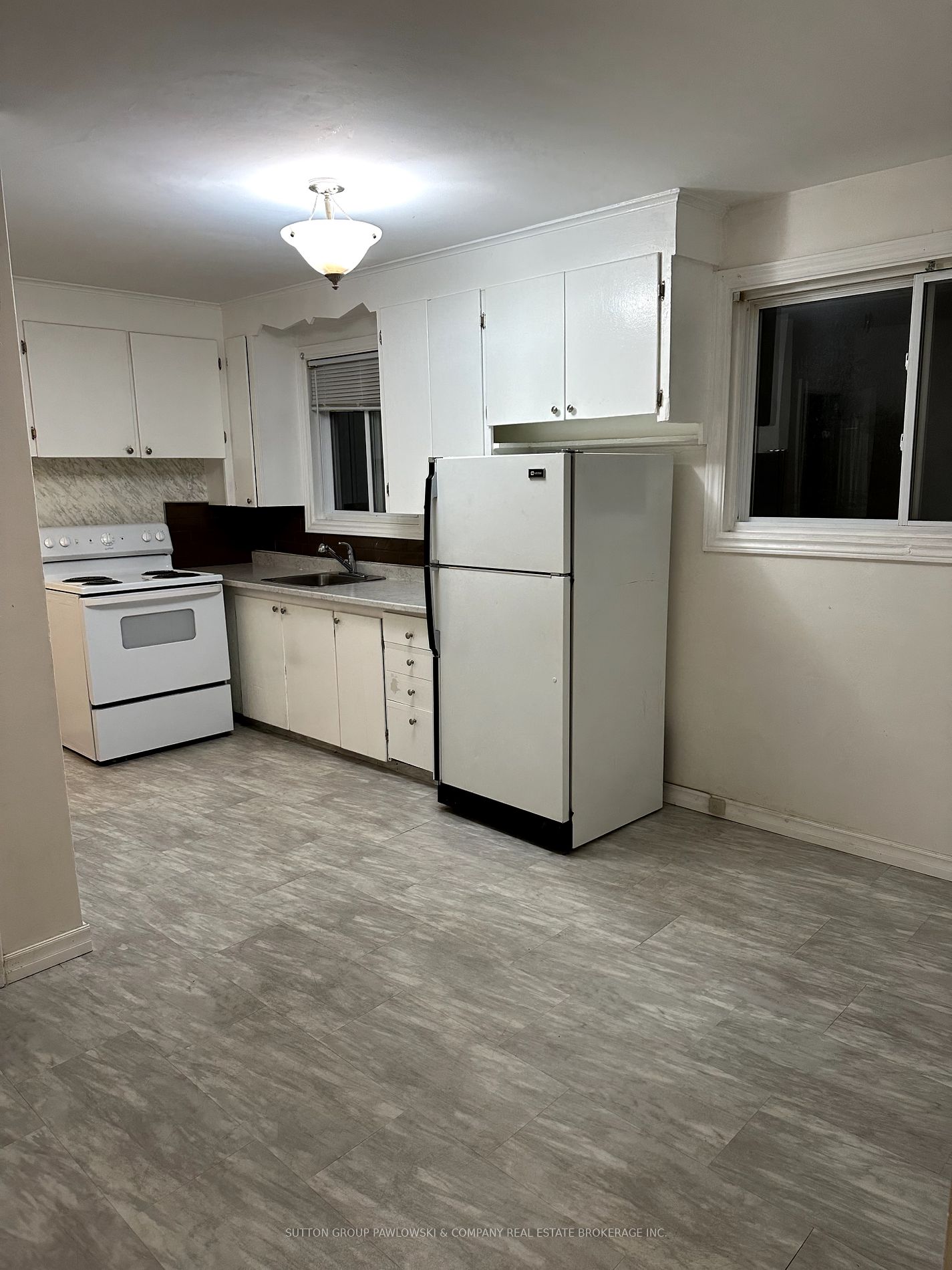 1473 Mclarenwood Terr Property Photo 2