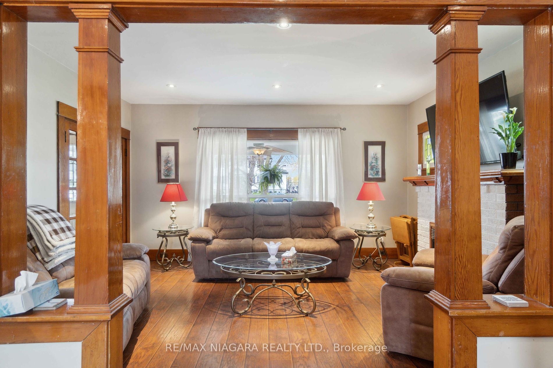 100 Elgin St Property Photo 6