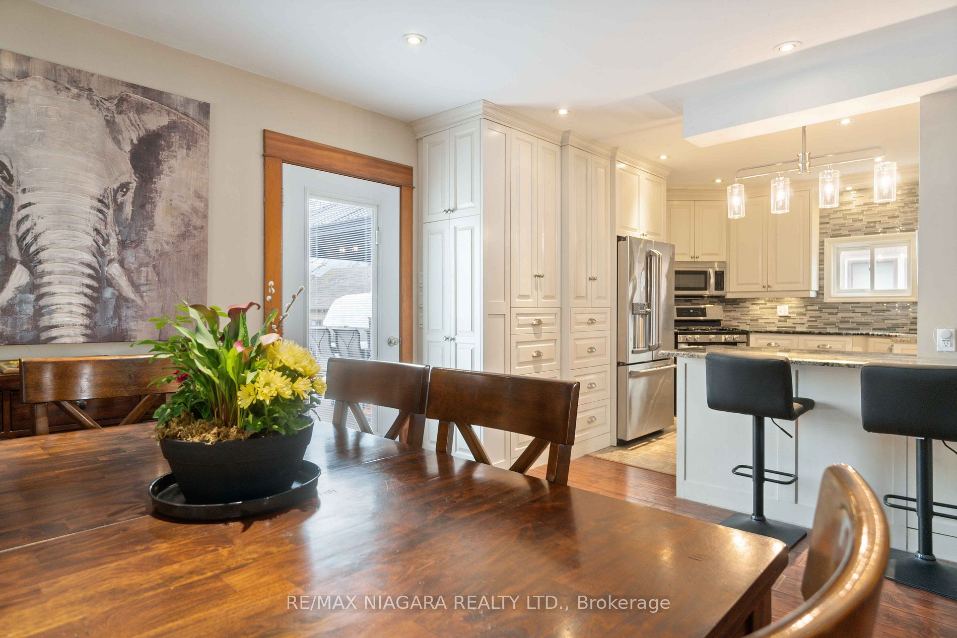 100 Elgin St Property Photo 18