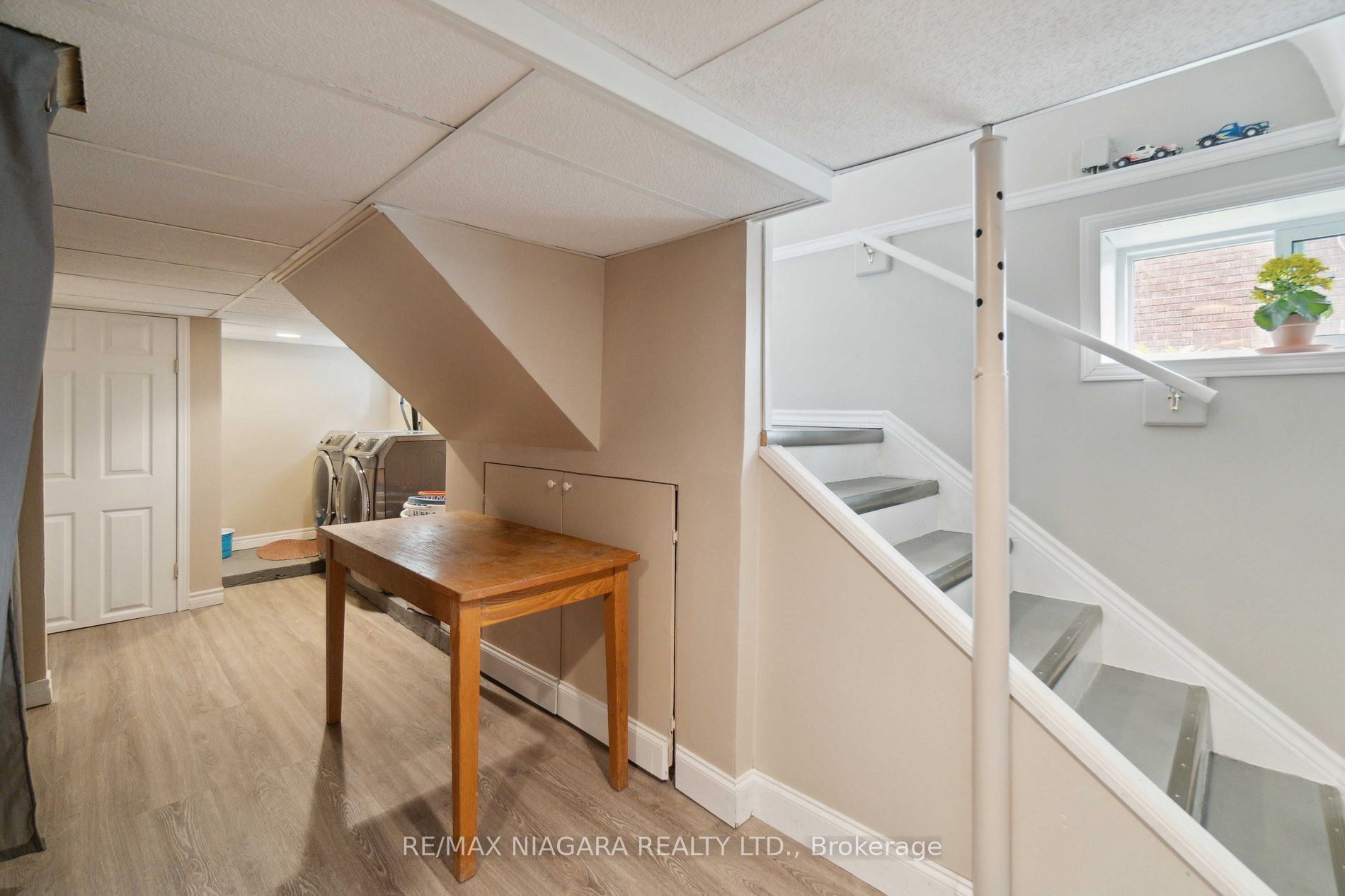 100 Elgin St Property Photo 29