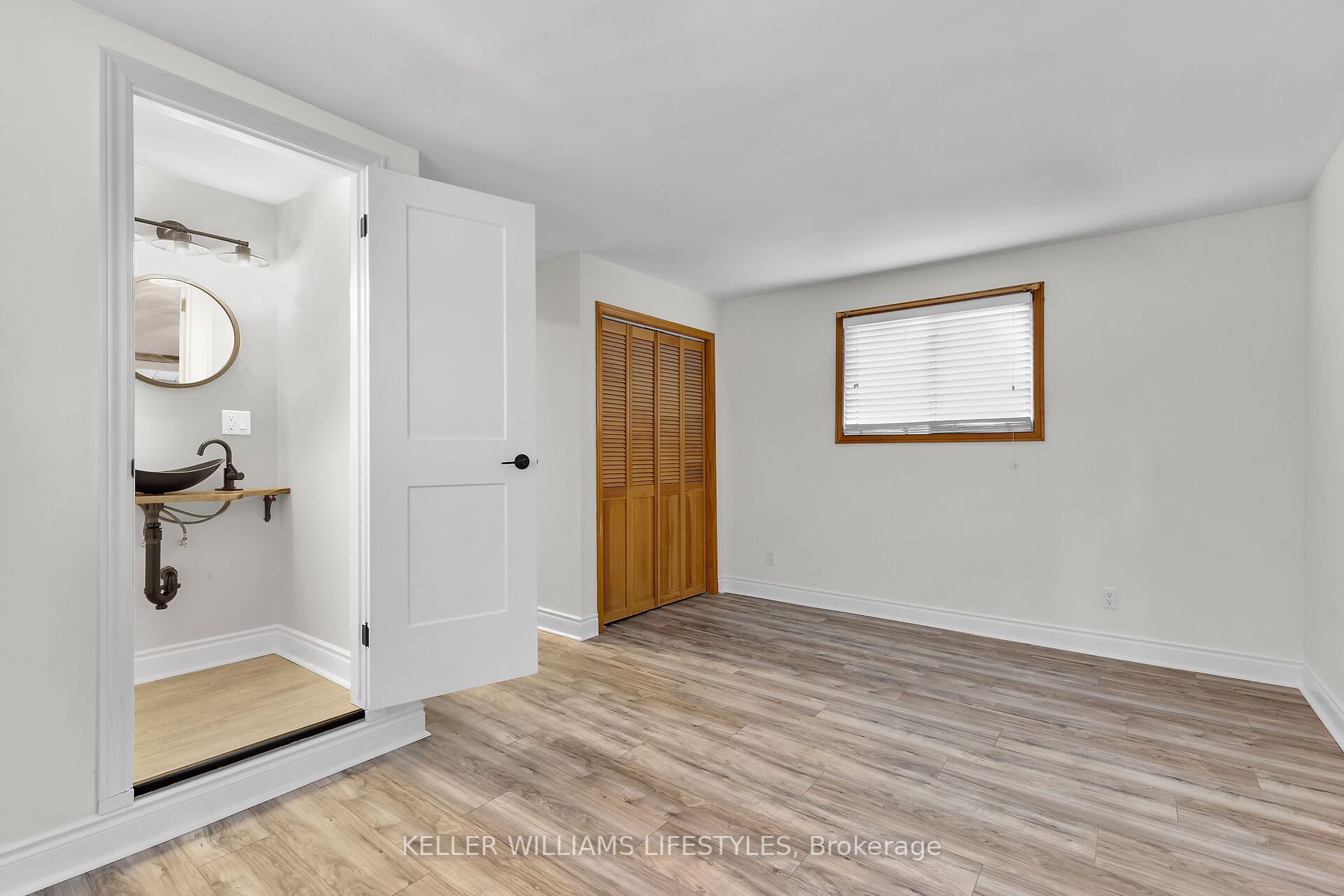 95 John St E Property Photo 14
