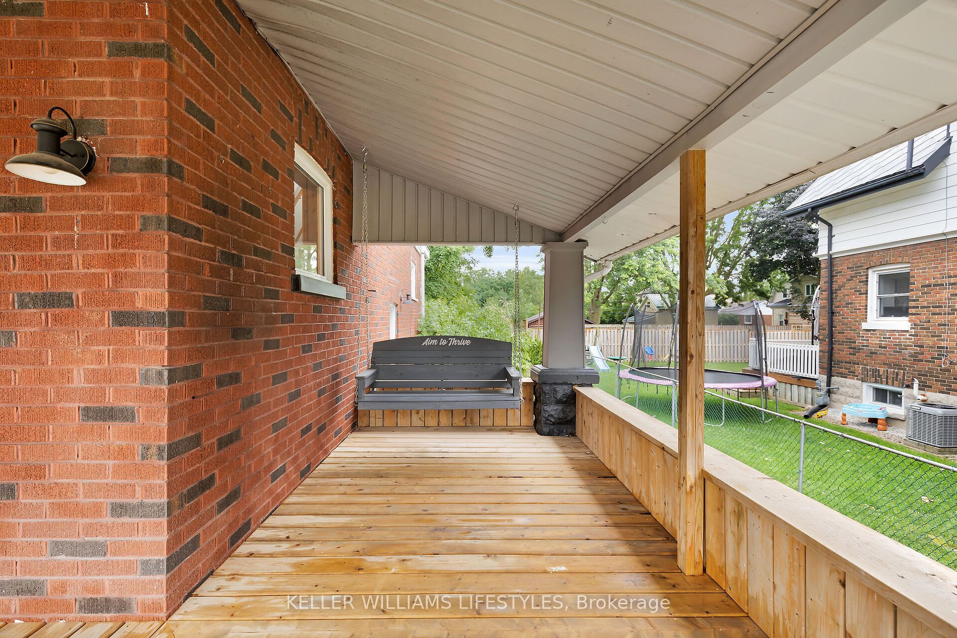 95 John St E Property Photo 23
