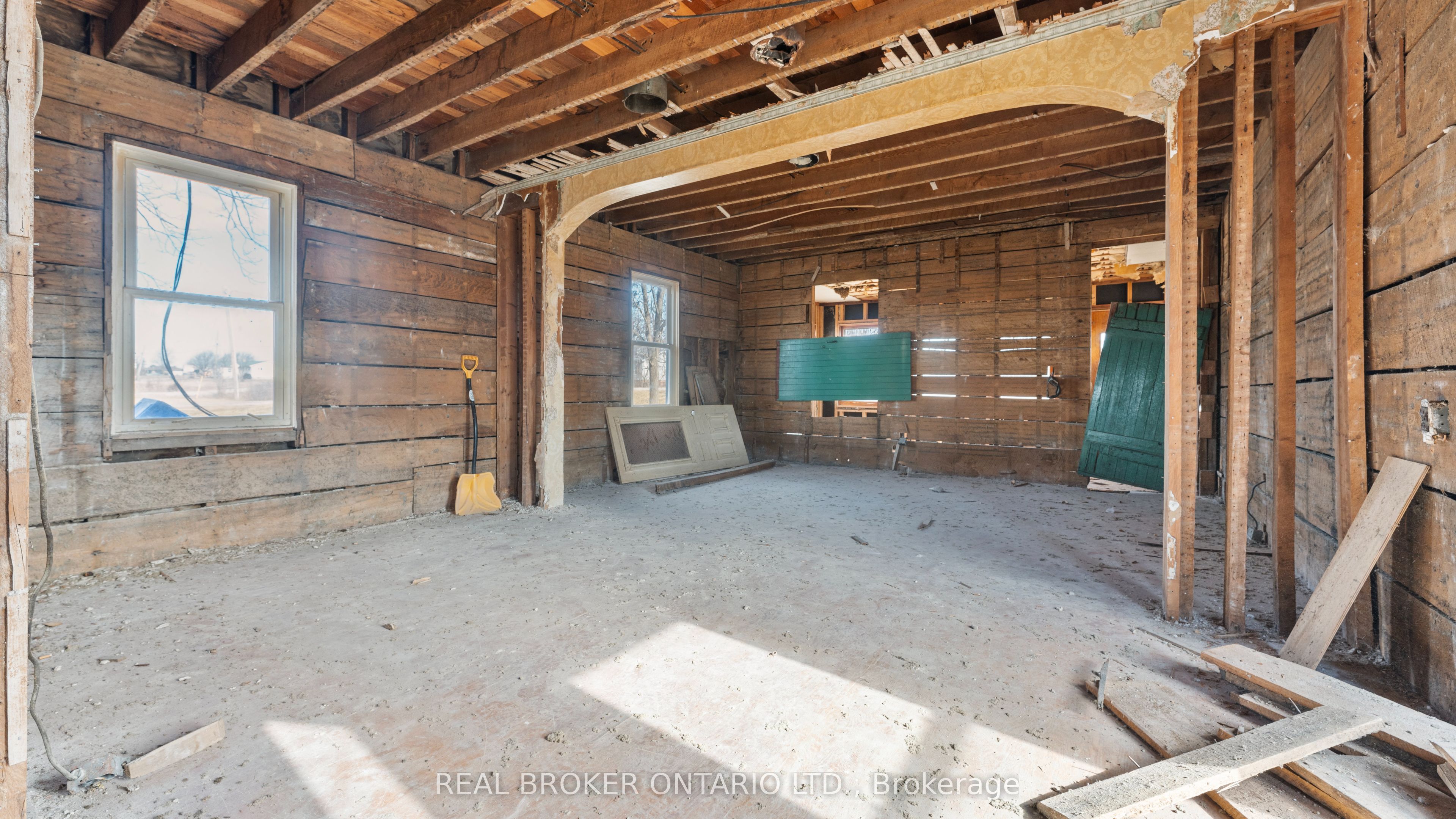 9613 Currie Road Property Photo 12