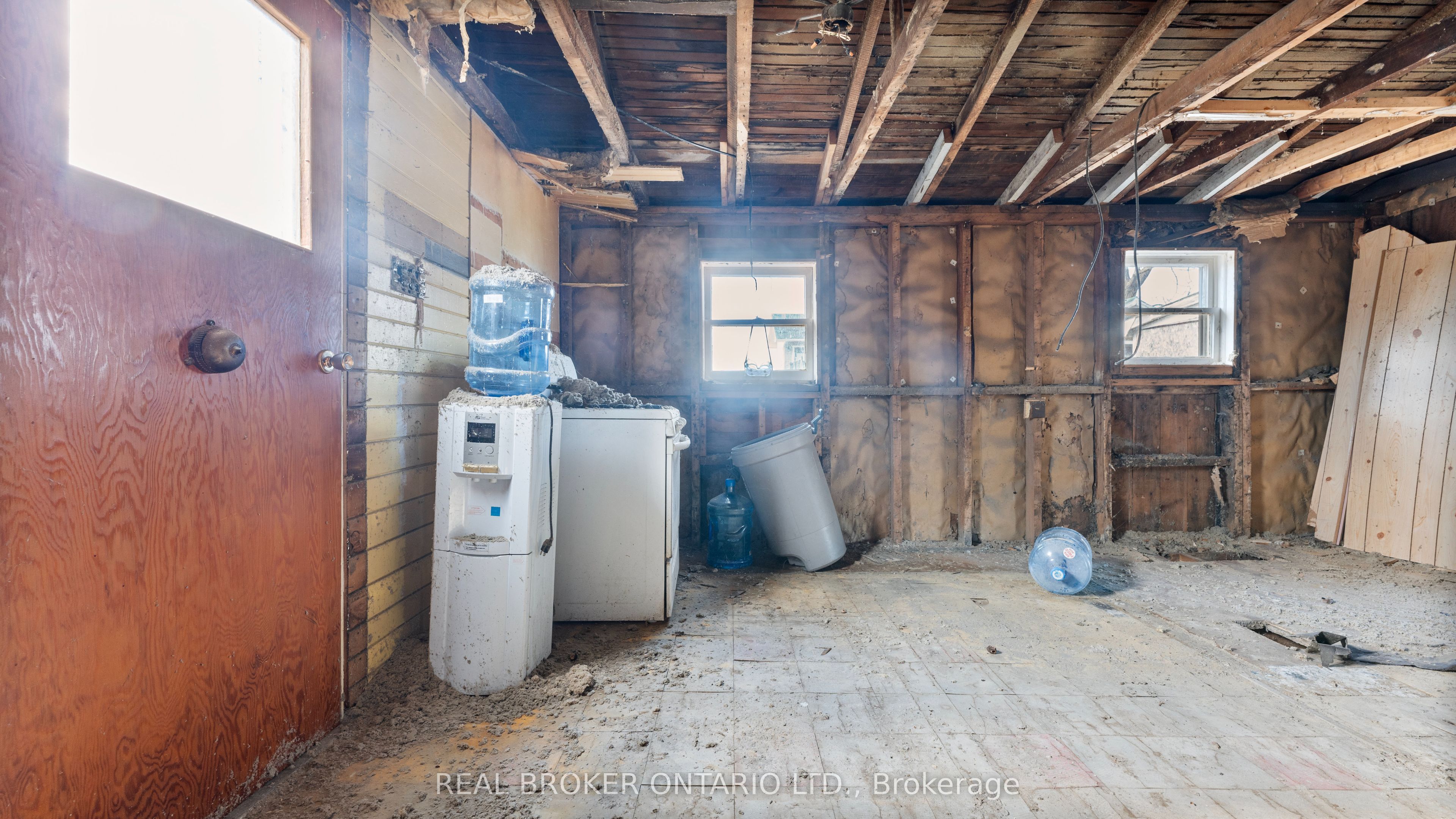 9613 Currie Road Property Photo 13