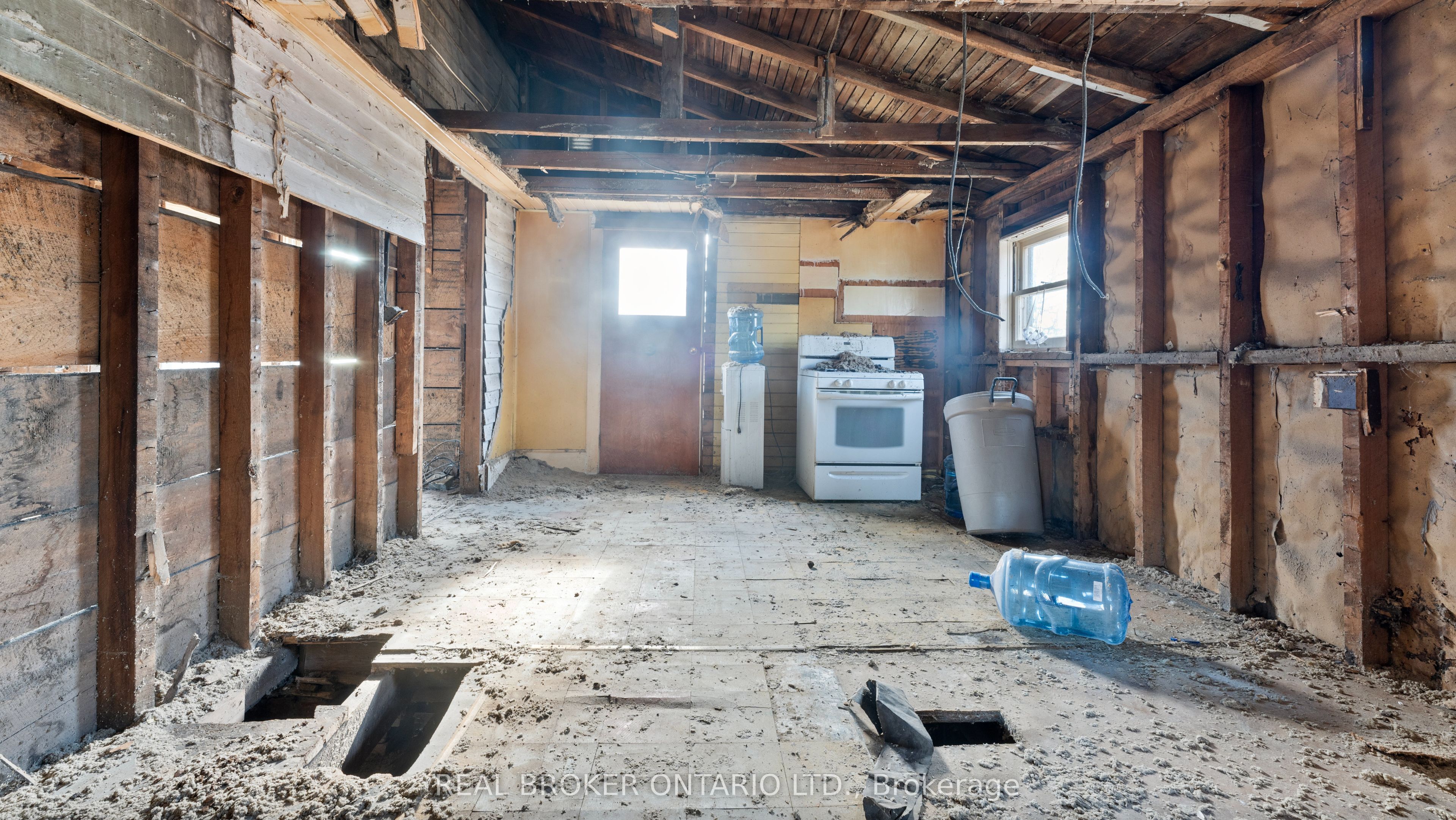 9613 Currie Road Property Photo 14