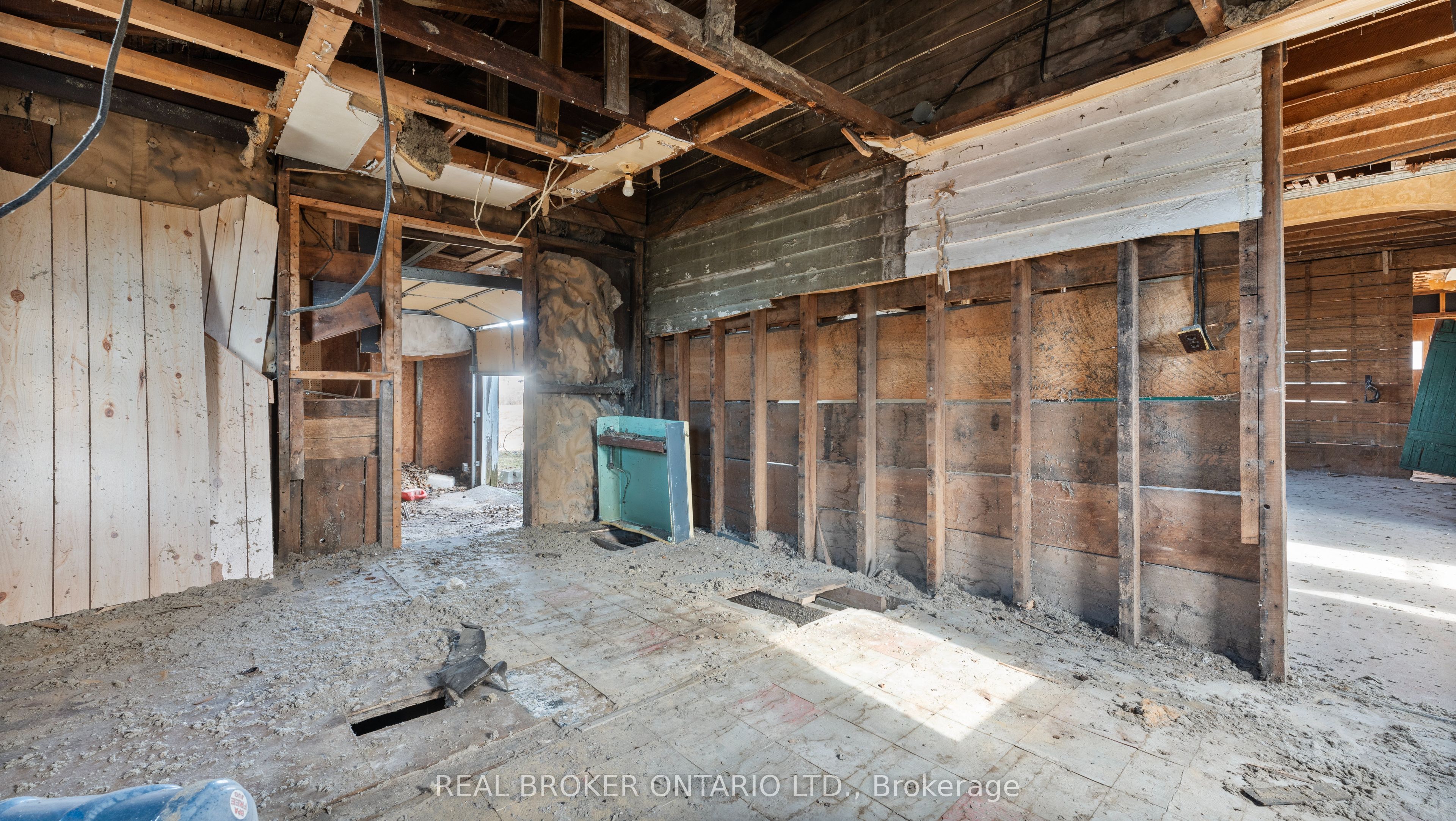 9613 Currie Road Property Photo 15