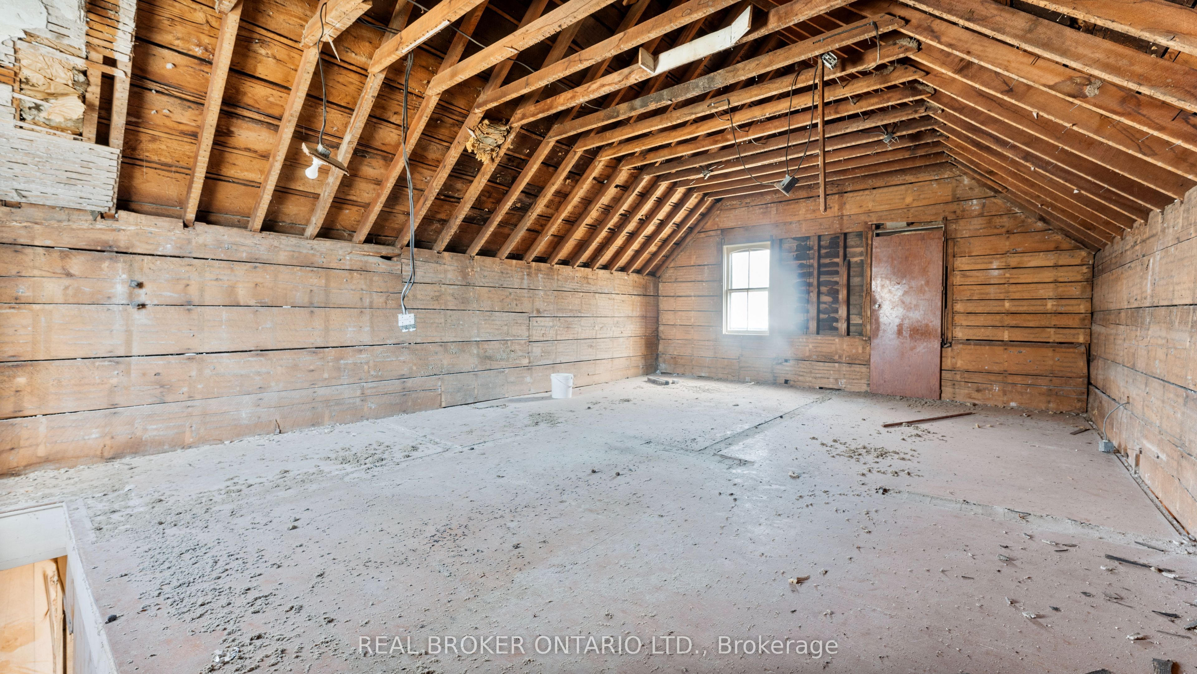 9613 Currie Road Property Photo 16
