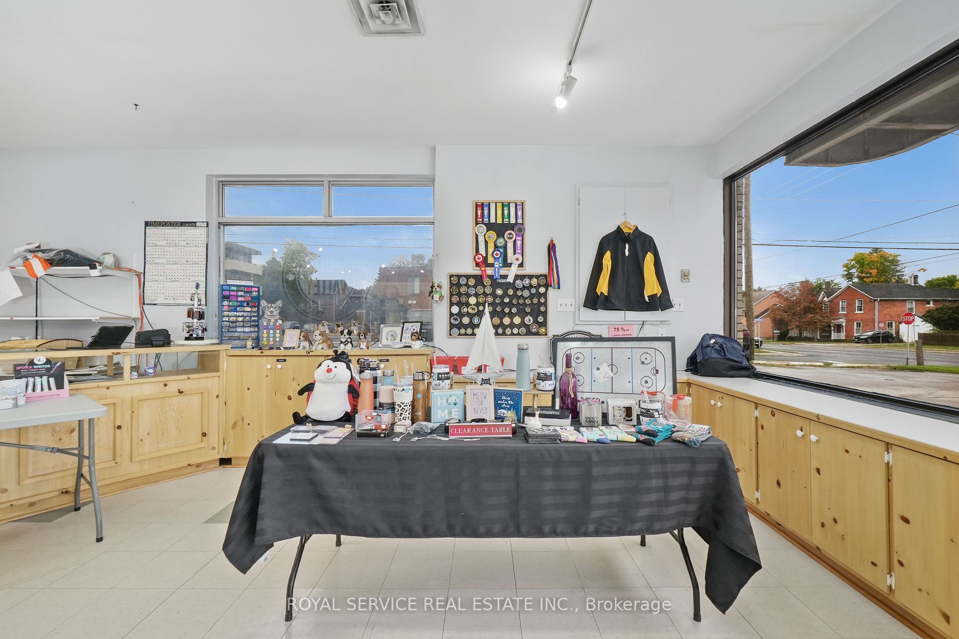 456 Division St Property Photo 5