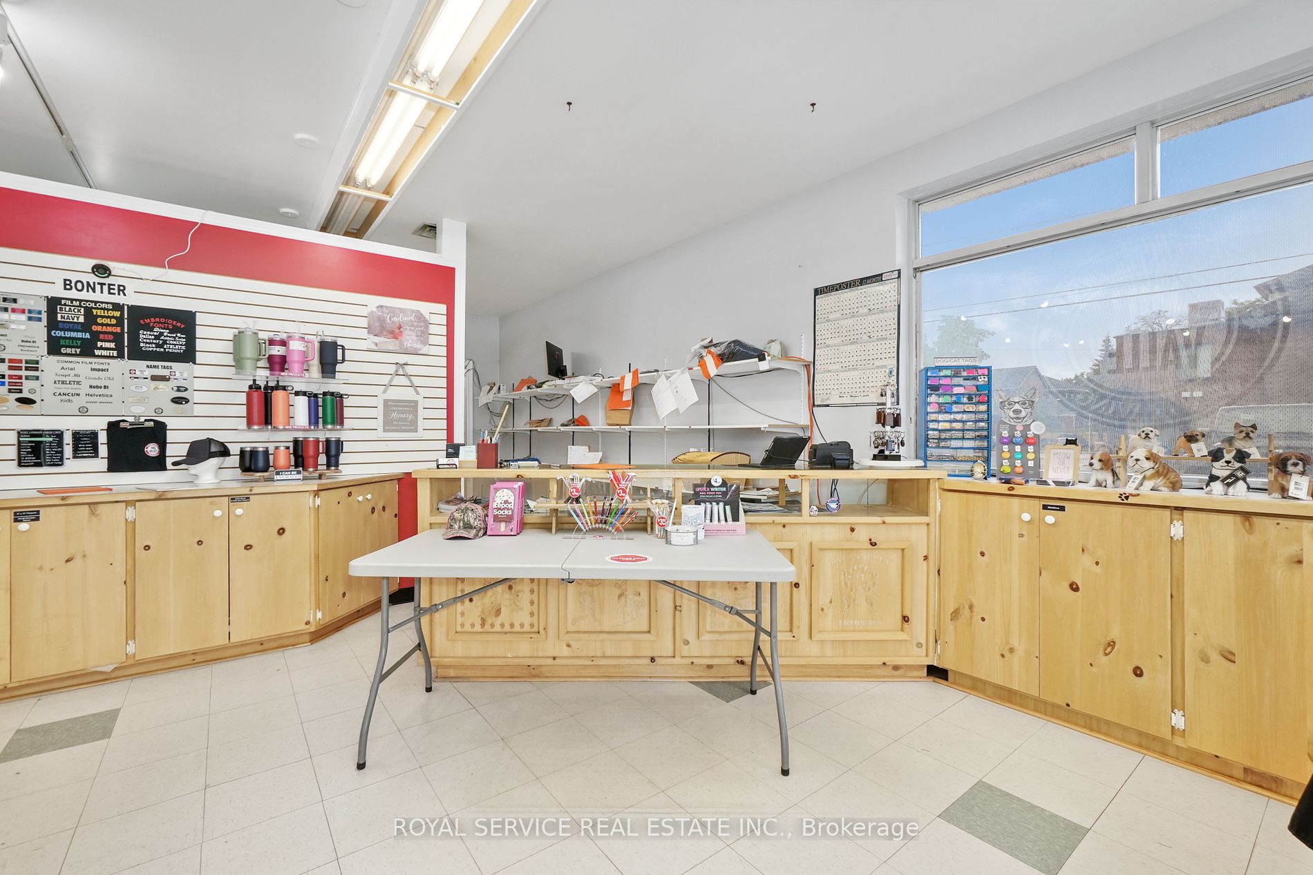 456 Division St Property Photo 8