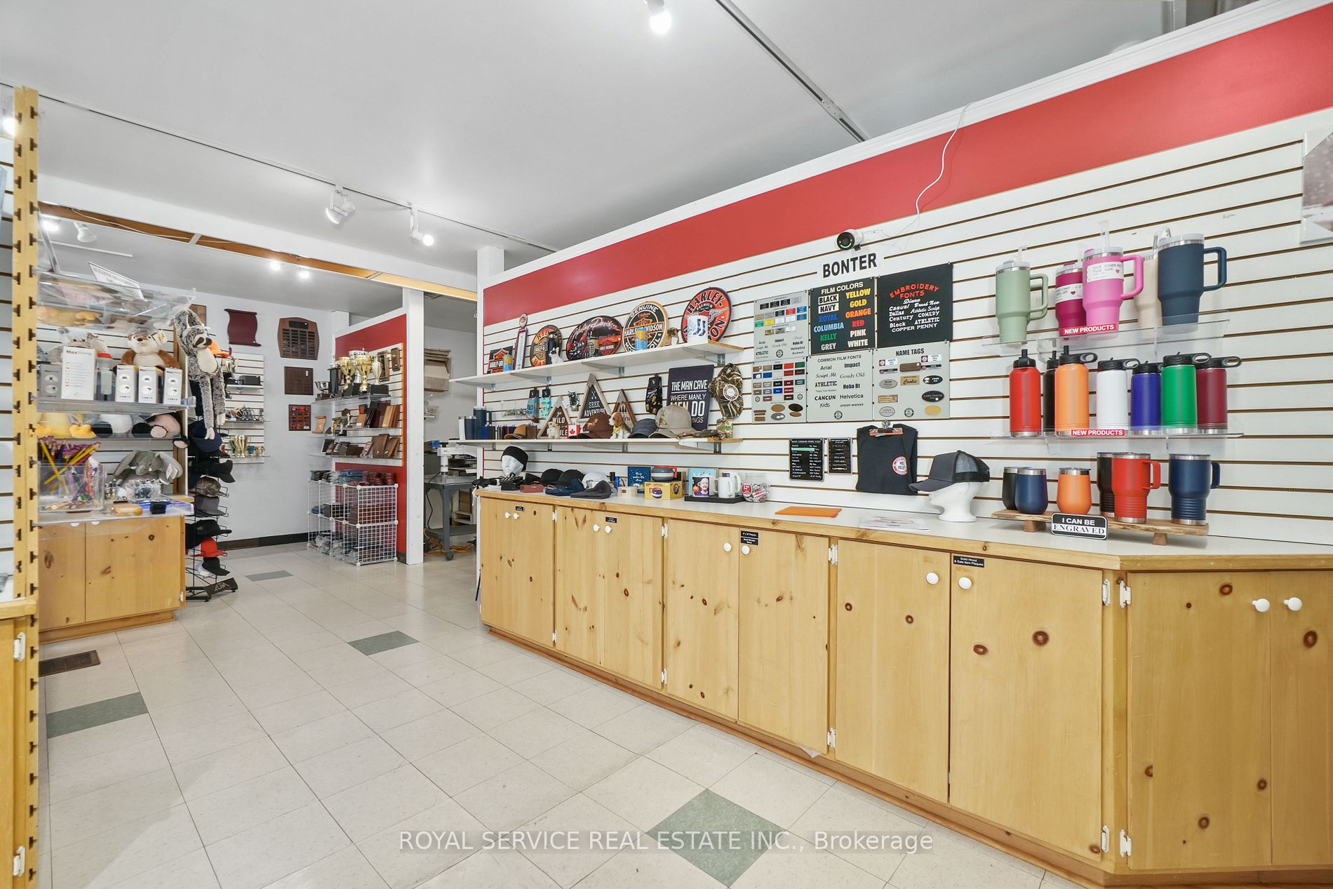 456 Division St Property Photo 9