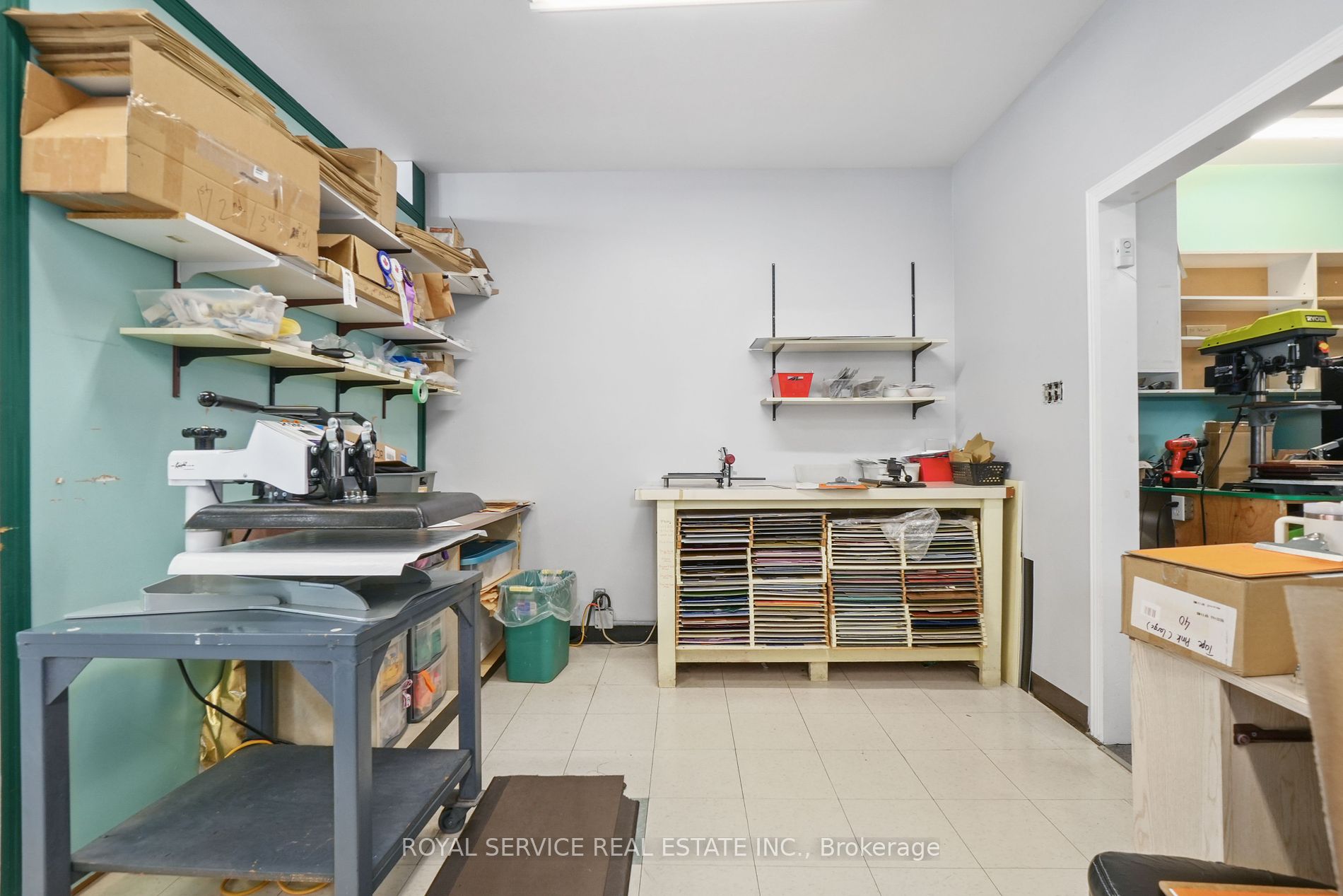 456 Division St Property Photo 19