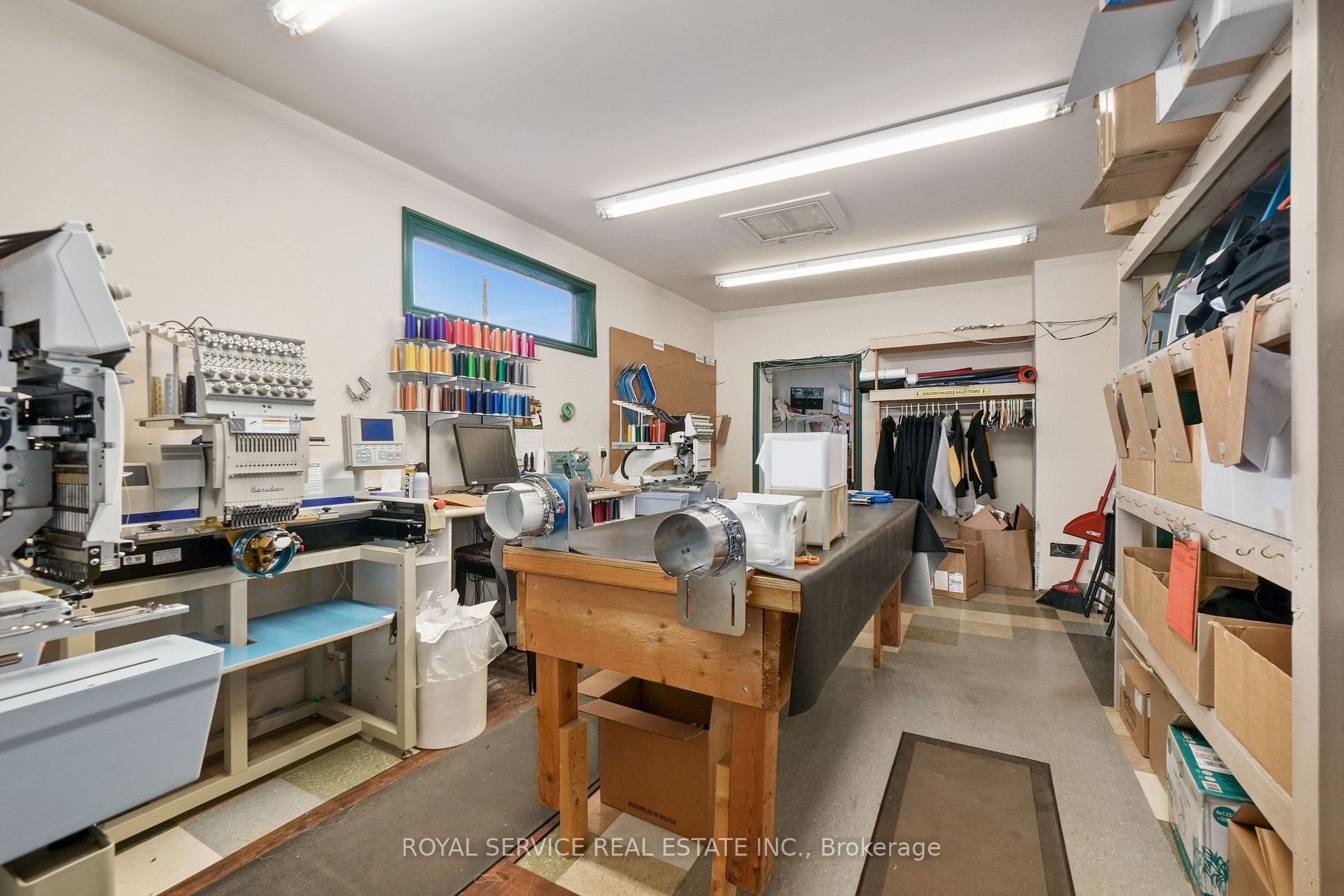 456 Division St Property Photo 28