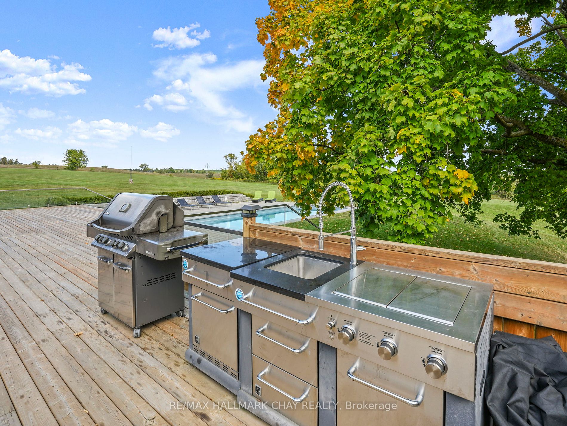 956249 7th Line Property Photo 20