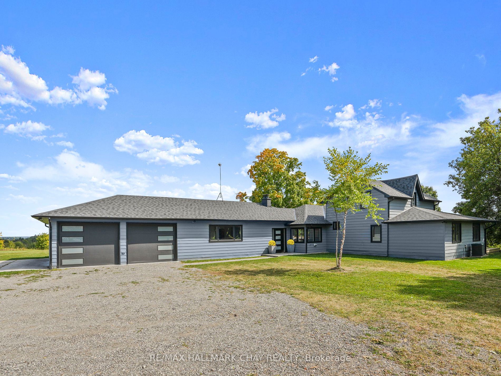 956249 7th Line Property Photo 34