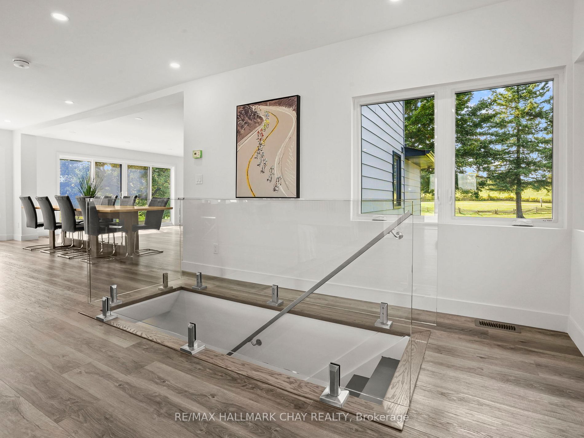 956249 7th Line Property Photo 37