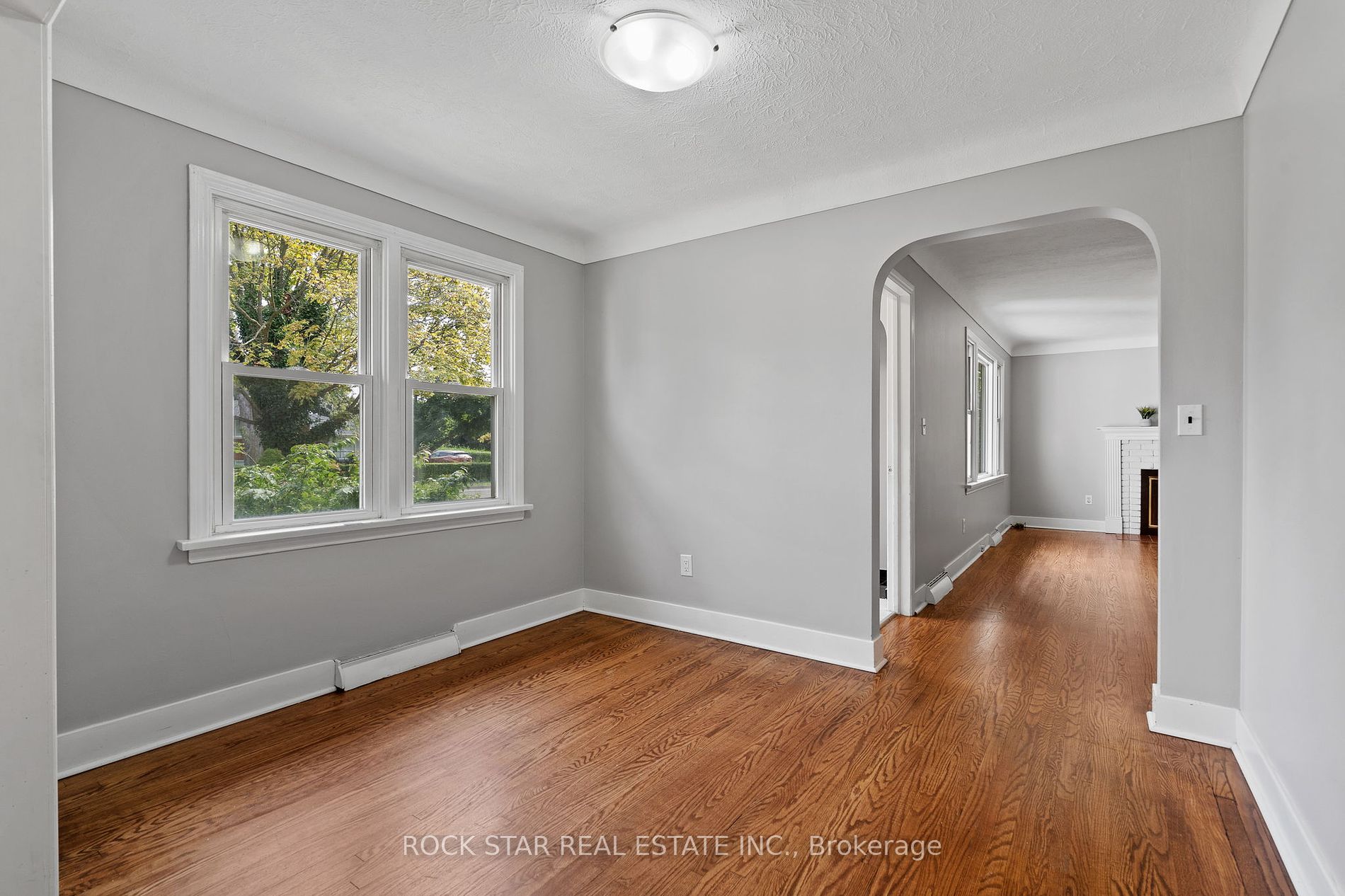 481 Vine St Property Photo 2
