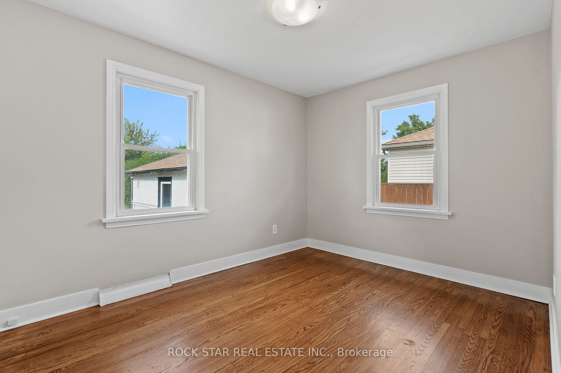 481 Vine St Property Photo 10