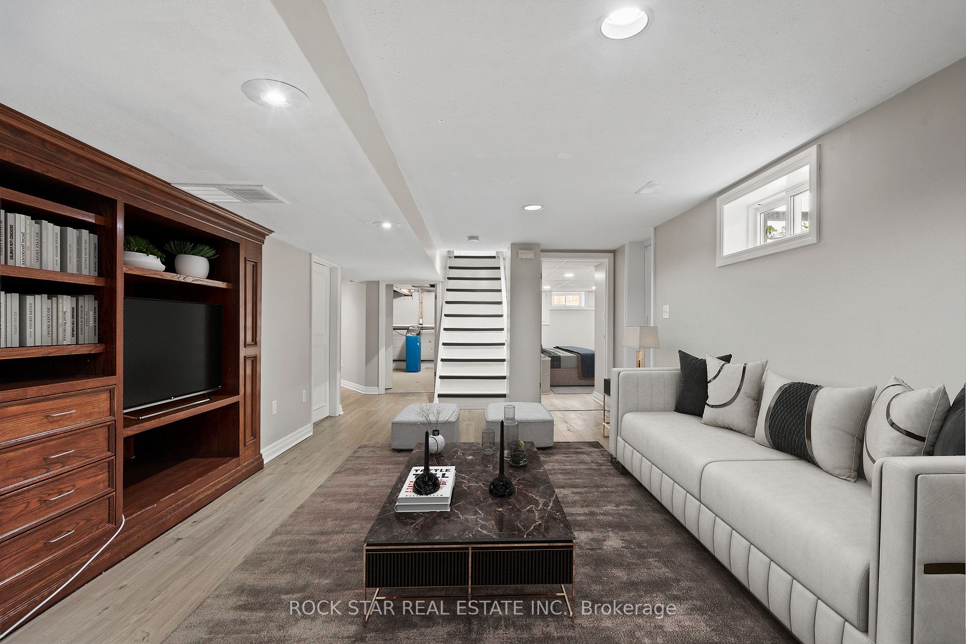 481 Vine St Property Photo 16