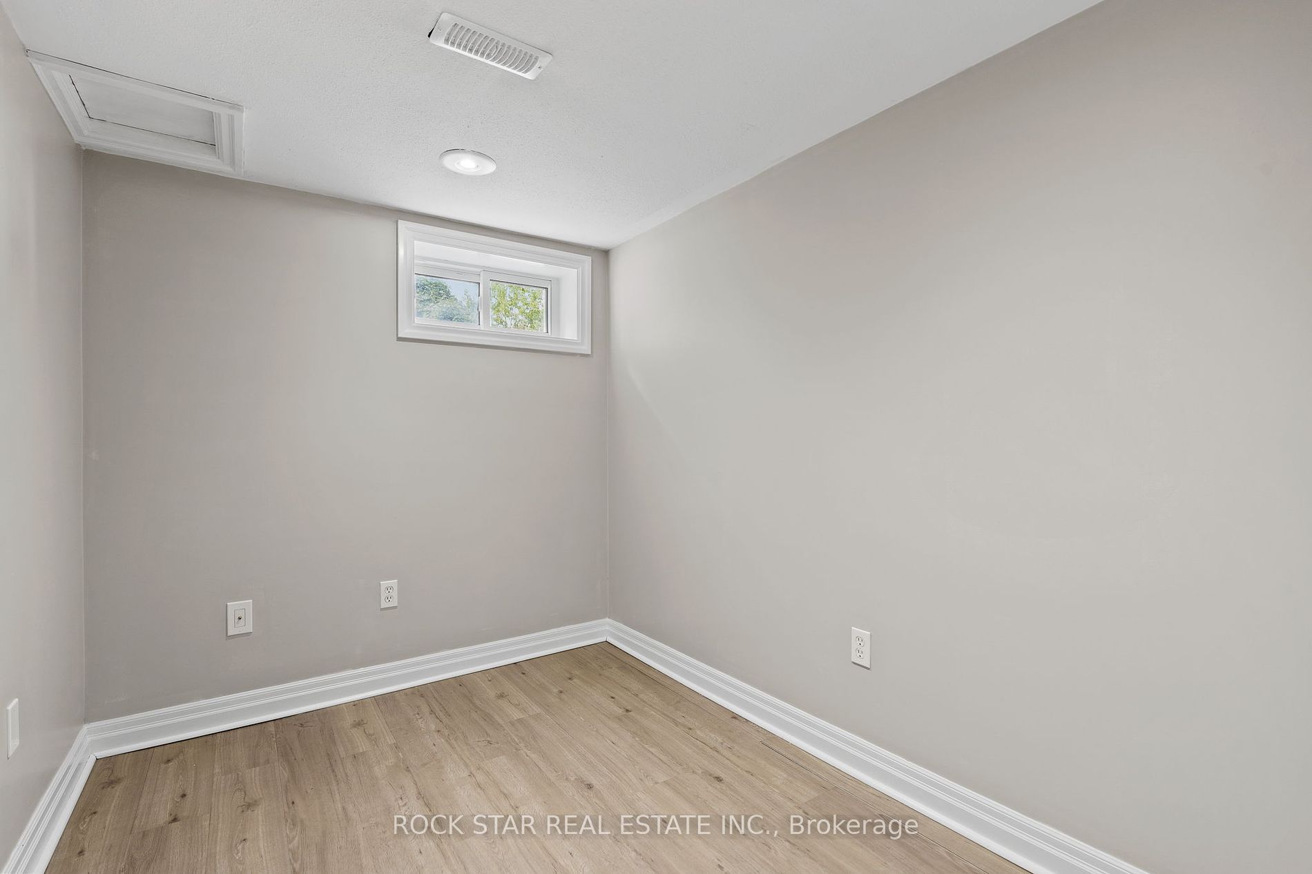 481 Vine St Property Photo 27
