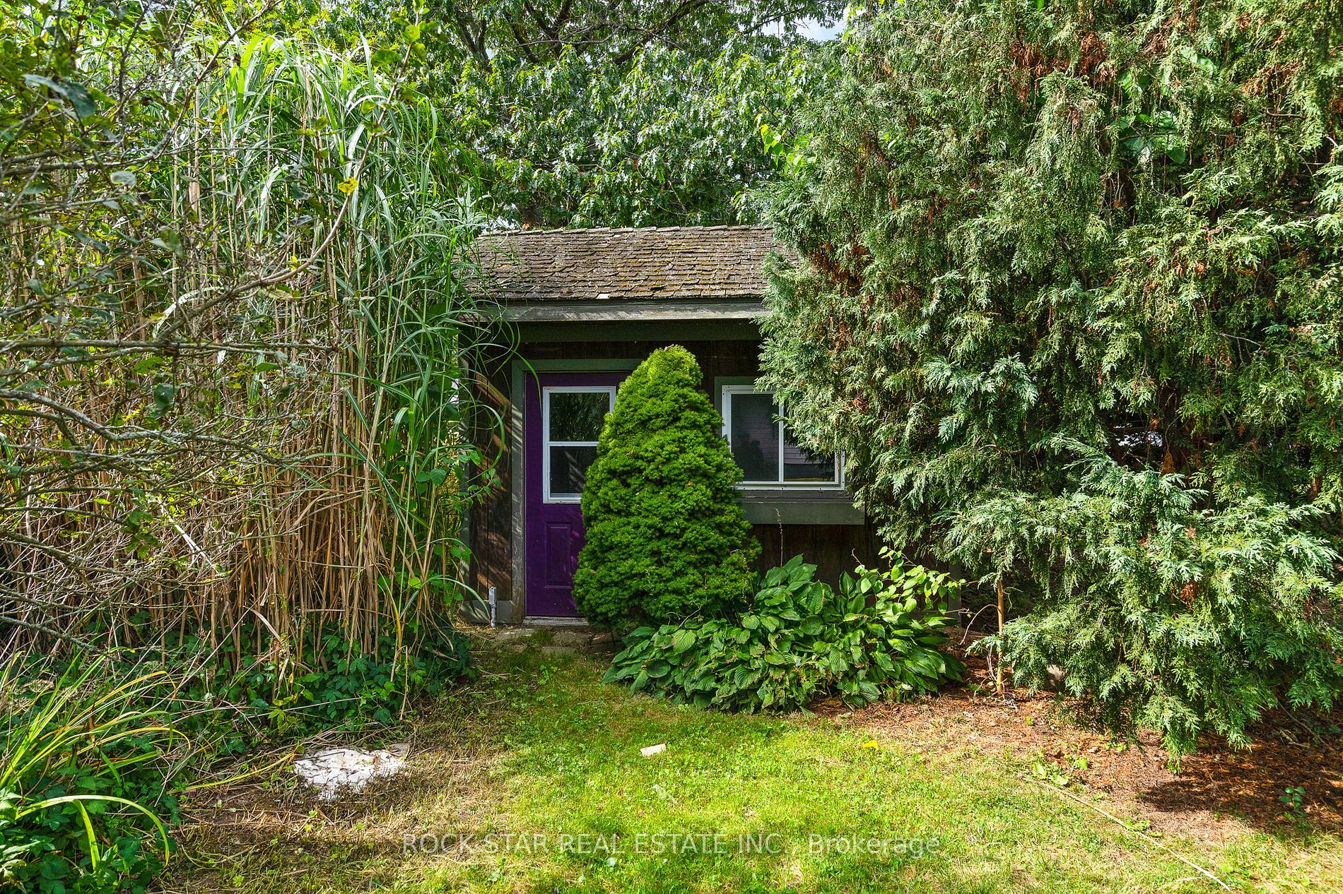 481 Vine St Property Photo 35