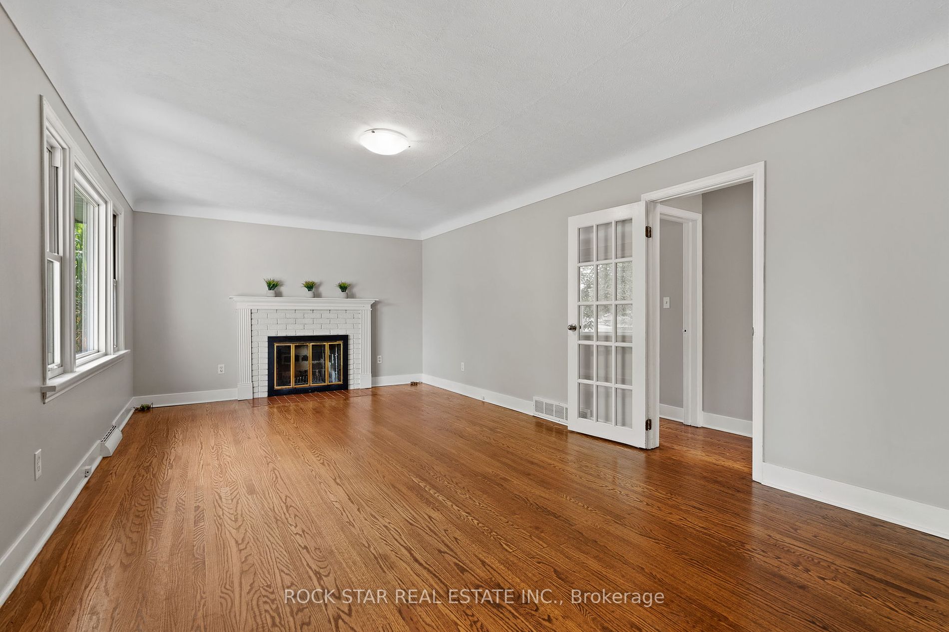481 Vine St Property Photo 36