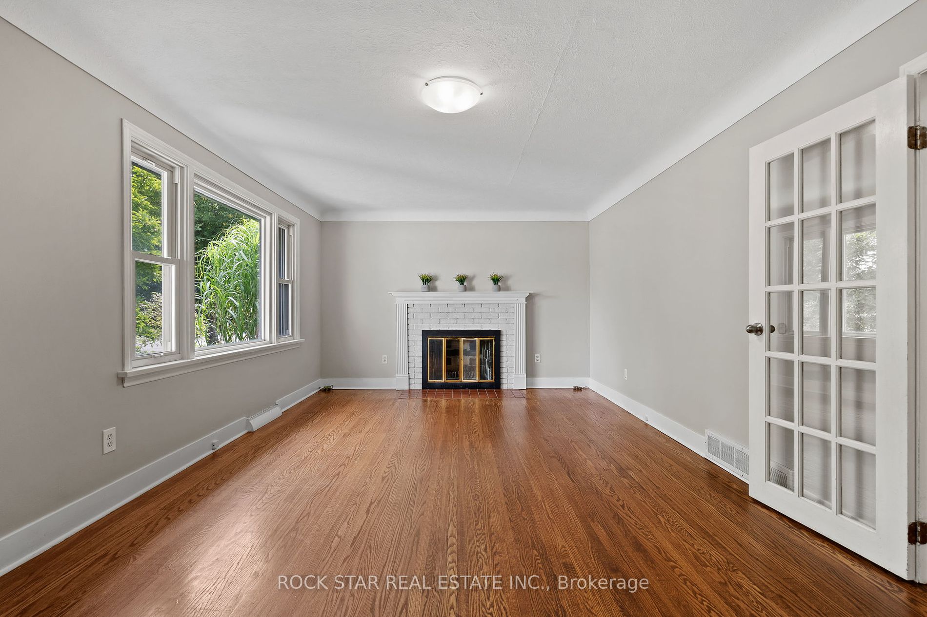 481 Vine St Property Photo 37