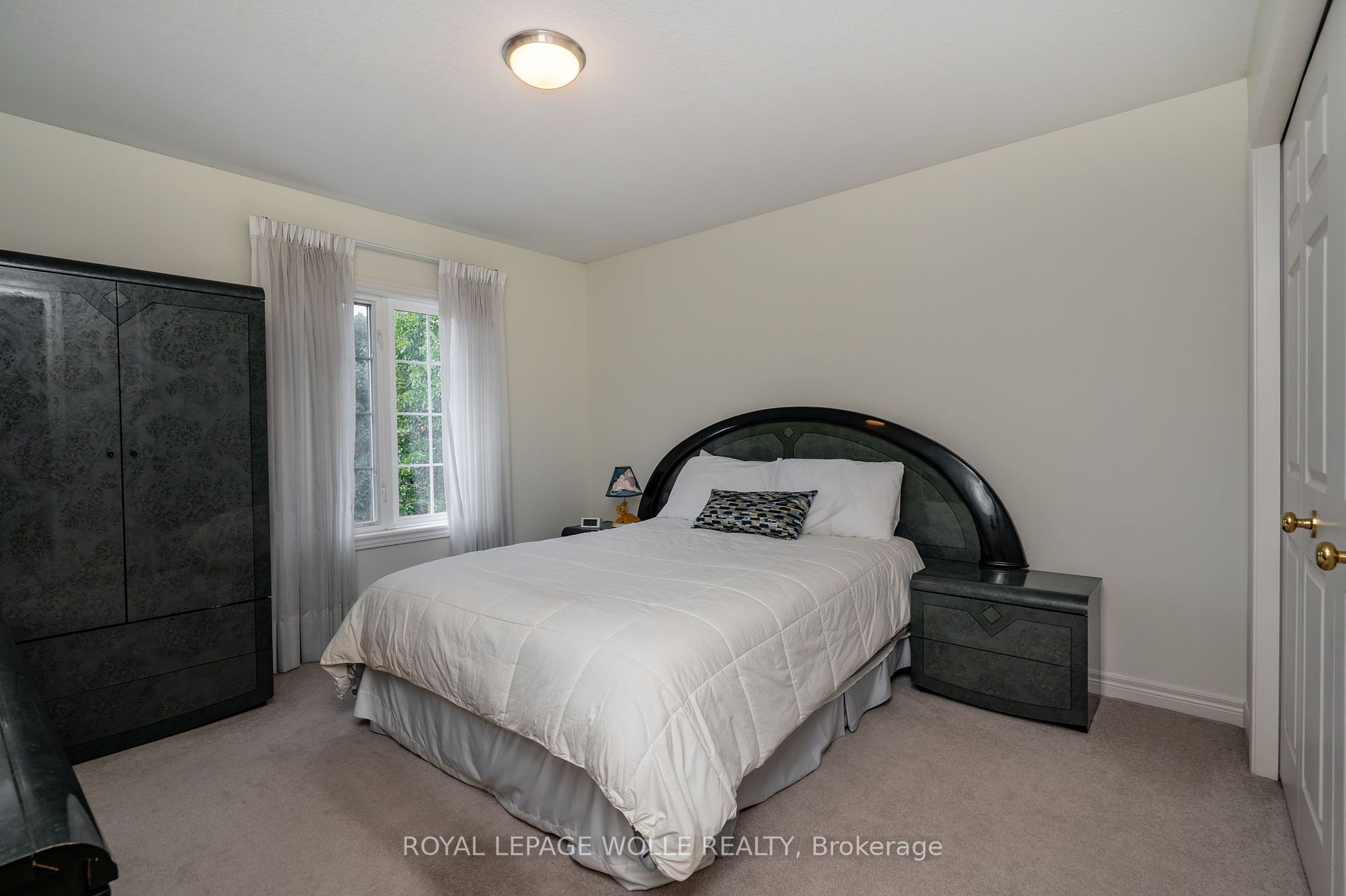74 Hearthwood Cres Property Photo 9