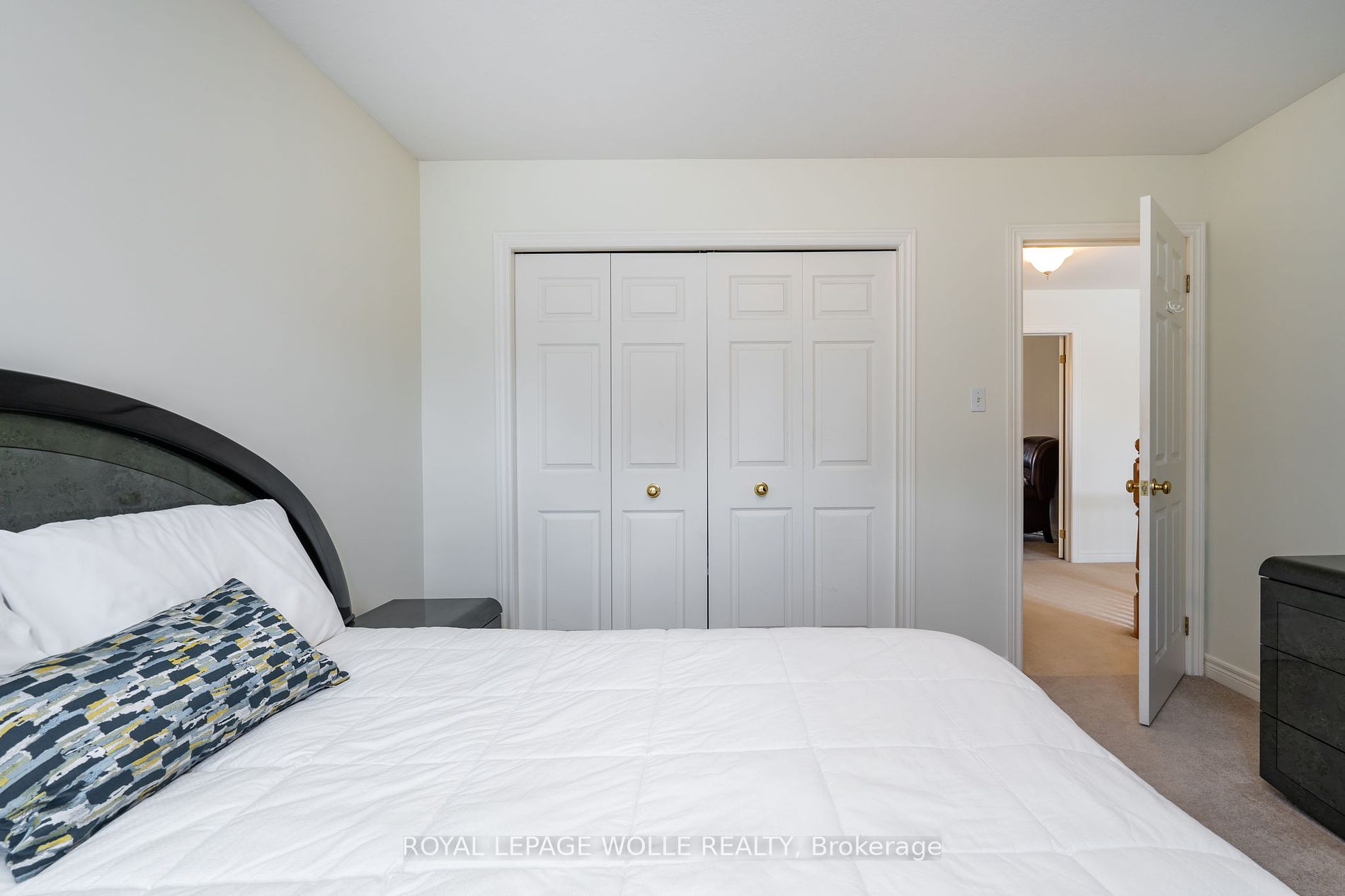 74 Hearthwood Cres Property Photo 10