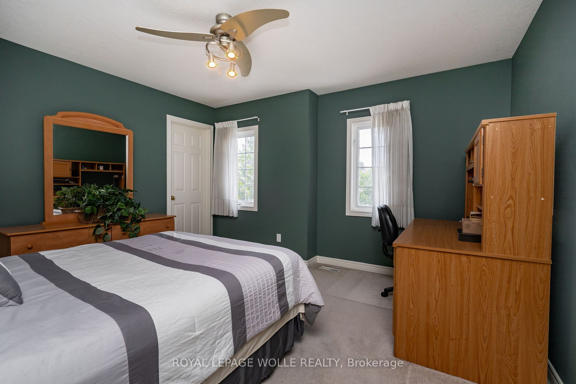 74 Hearthwood Cres Property Photo 11