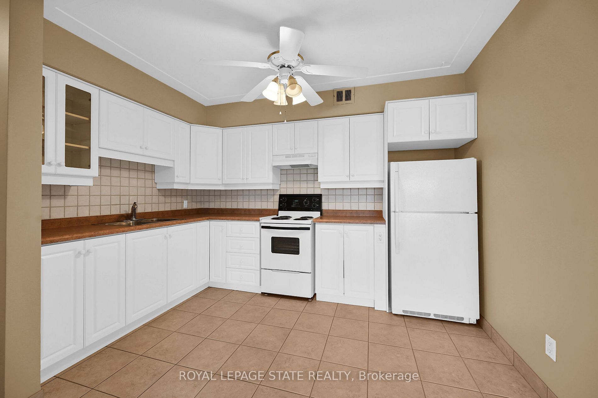 10 Woodman Dr S 408 Property Photo 8