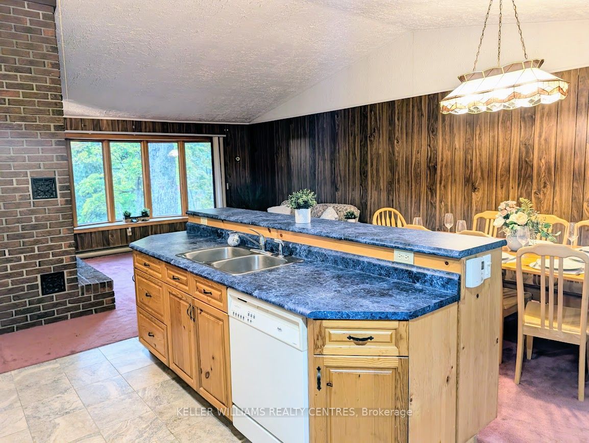 279 Riverside Dr Property Photo 2
