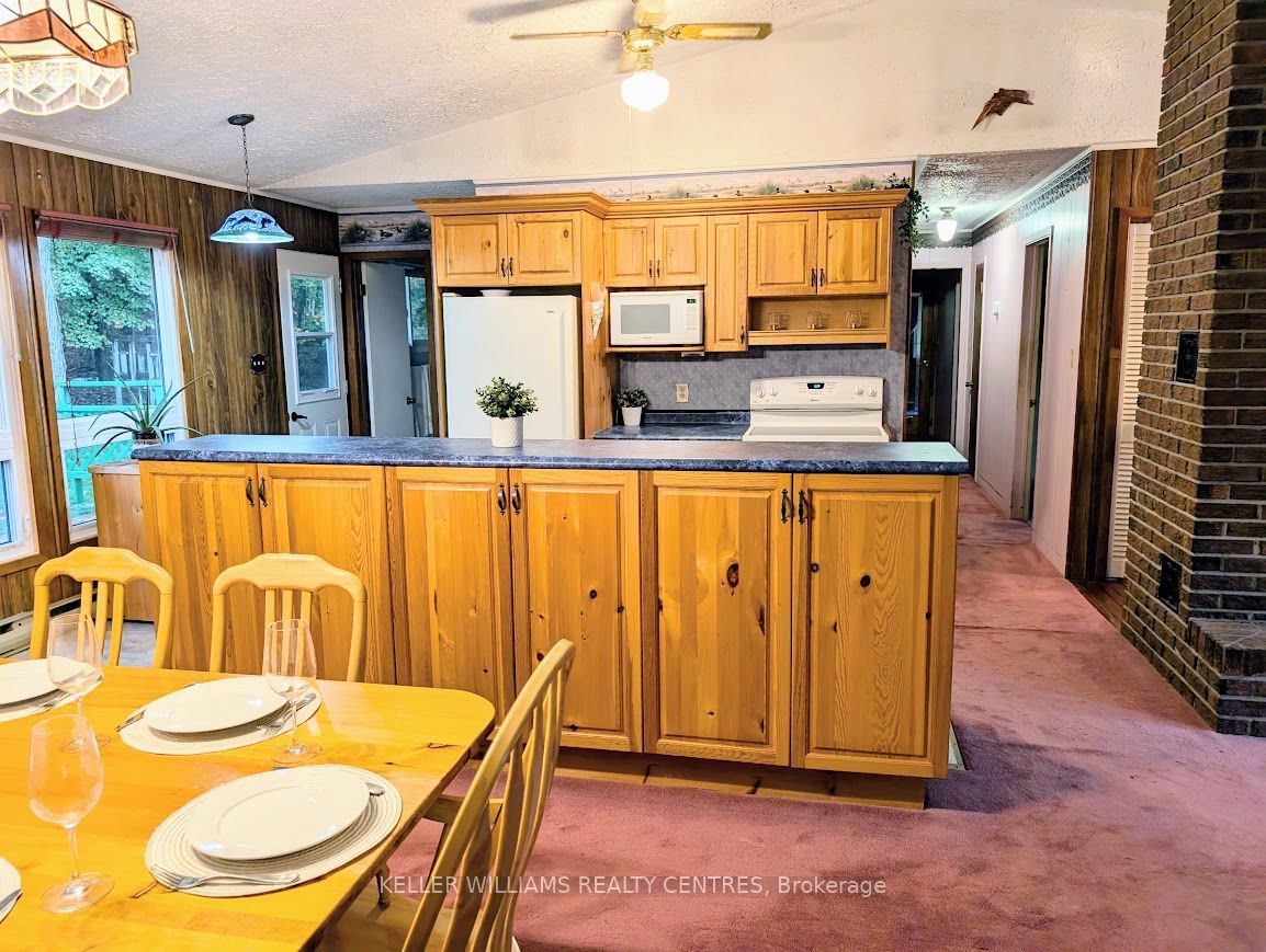 279 Riverside Dr Property Photo 3